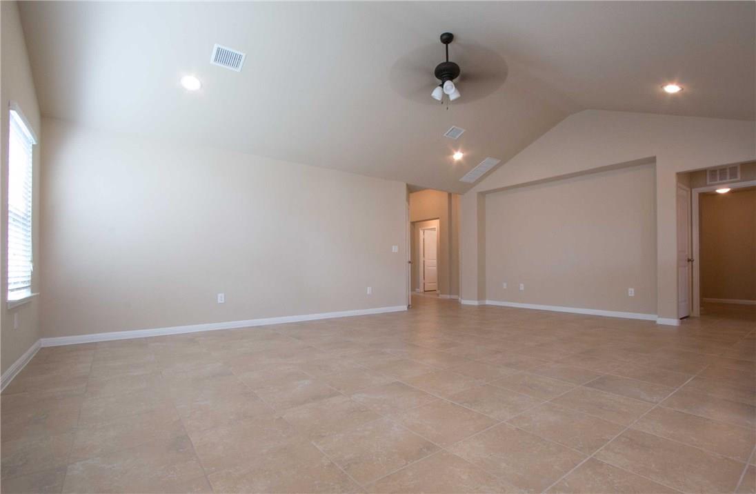 624 Carly Ann Ln Property Photo 4