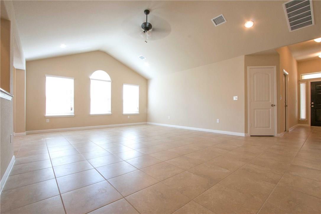 624 Carly Ann Ln Property Photo 5