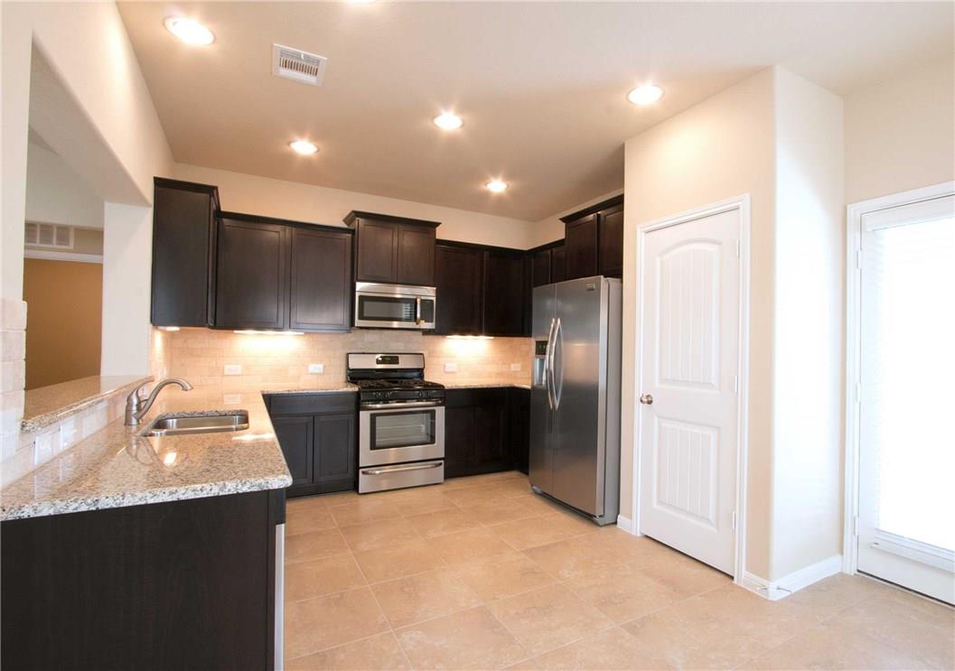 624 Carly Ann Ln Property Photo 6