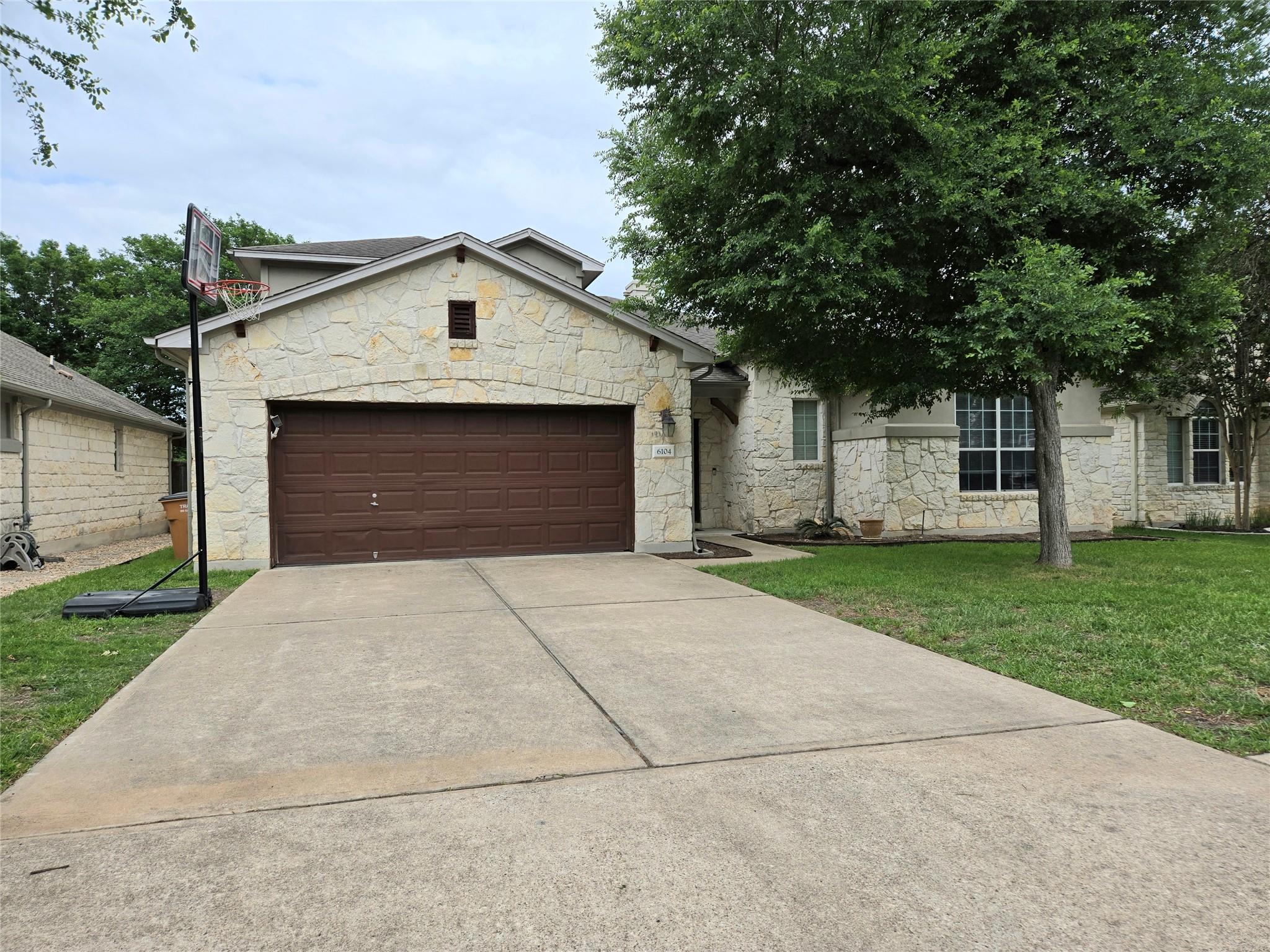 6104 York Bridge Cir Property Photo