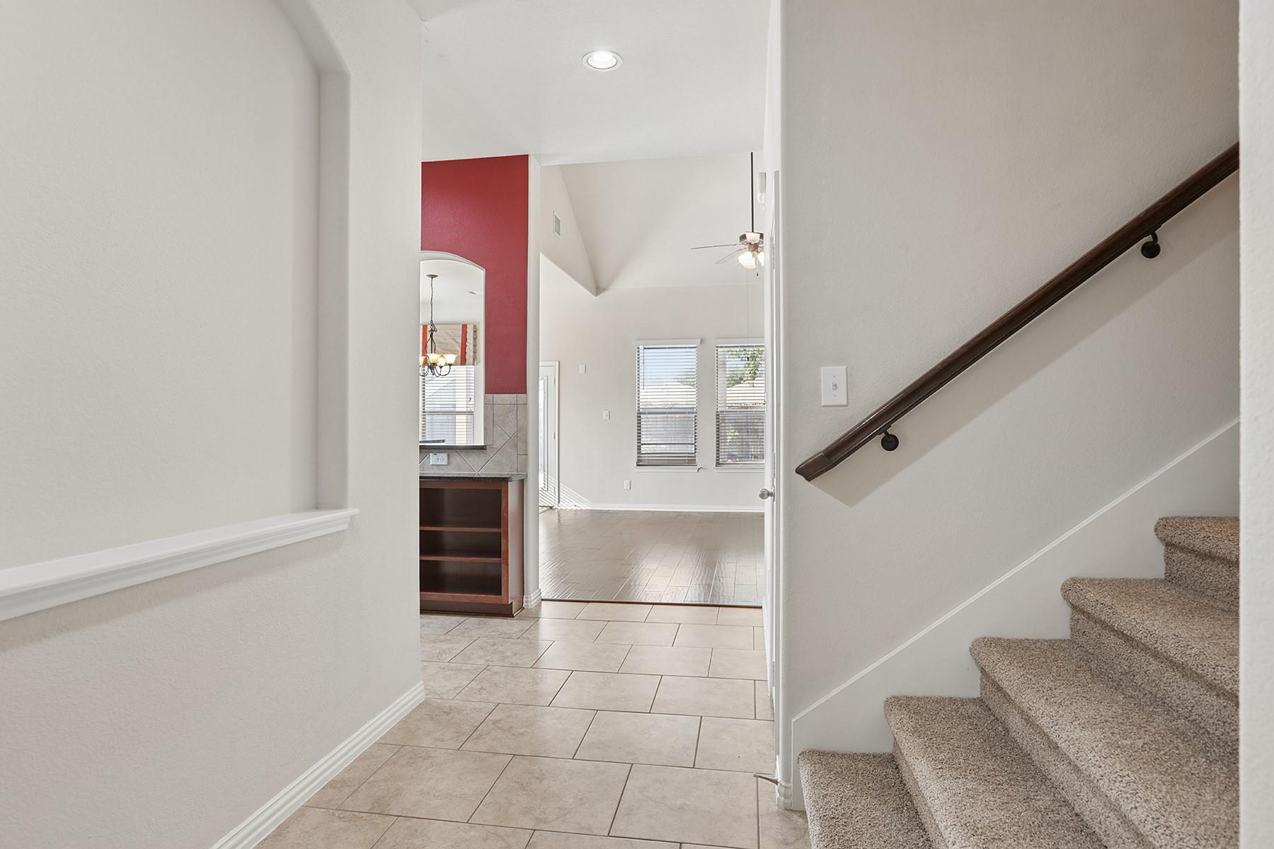 2454 Santa Barbara Loop Property Photo 6