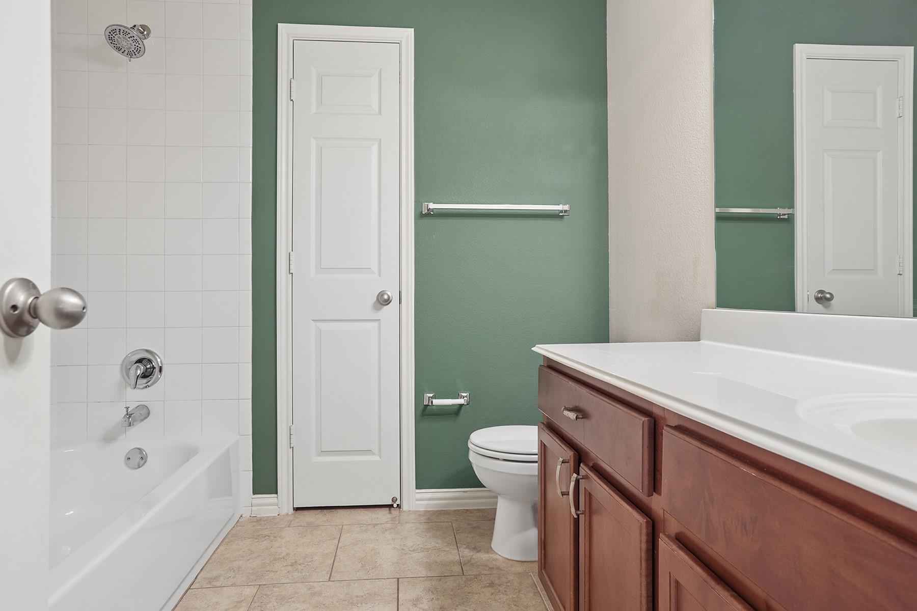 2454 Santa Barbara Loop Property Photo 10