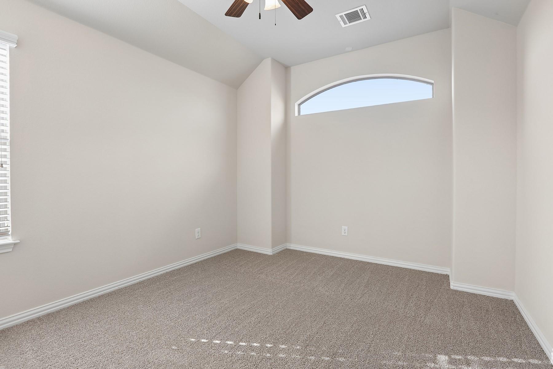2454 Santa Barbara Loop Property Photo 11