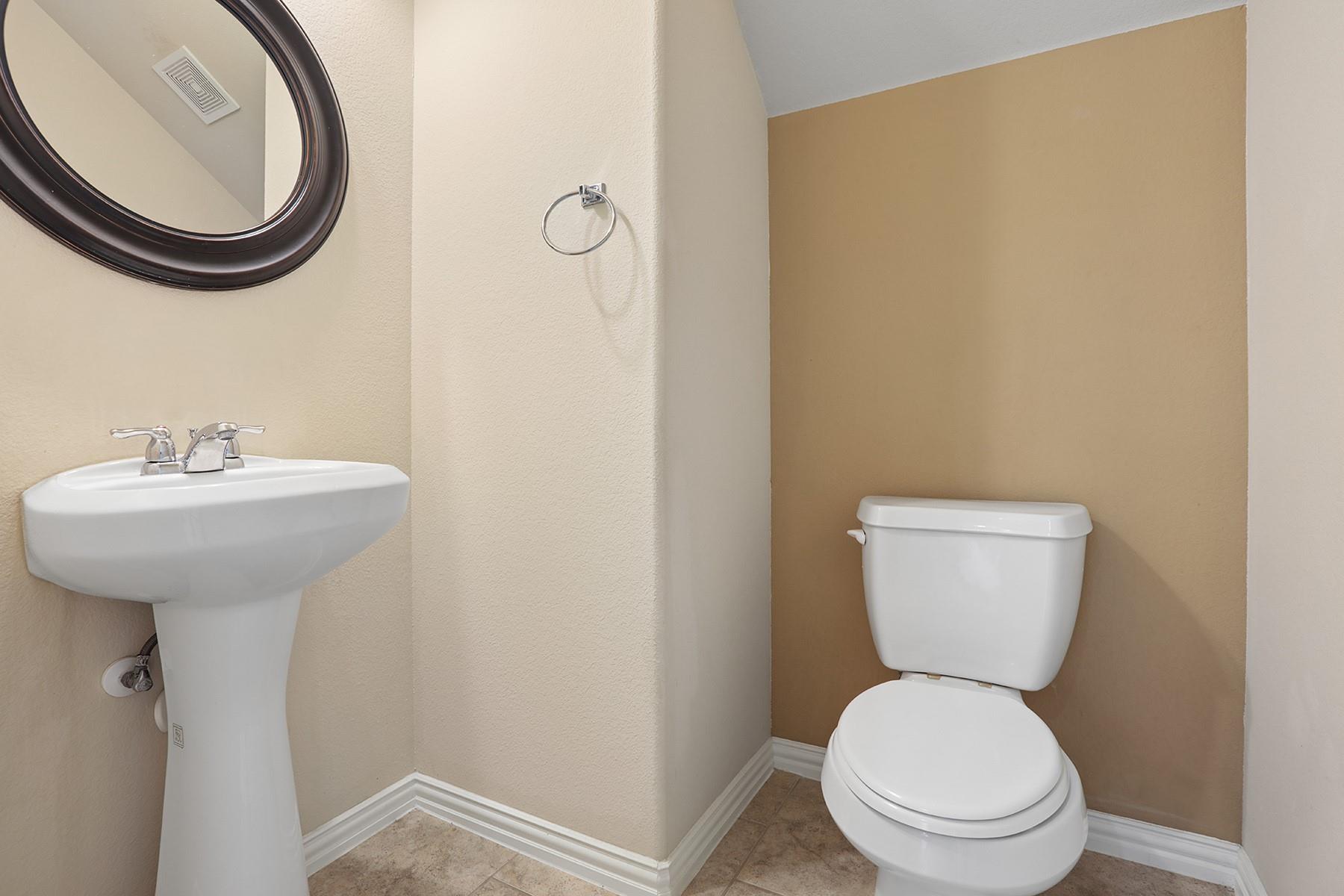 2454 Santa Barbara Loop Property Photo 14