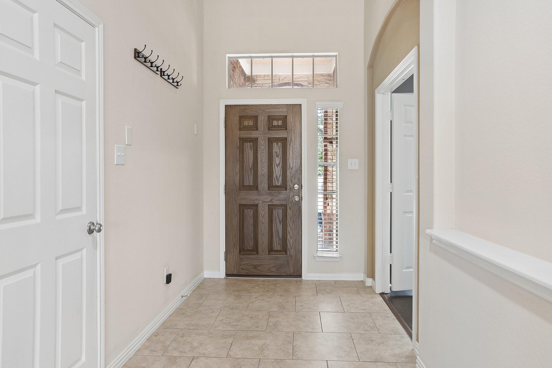 2454 Santa Barbara Loop Property Photo 15