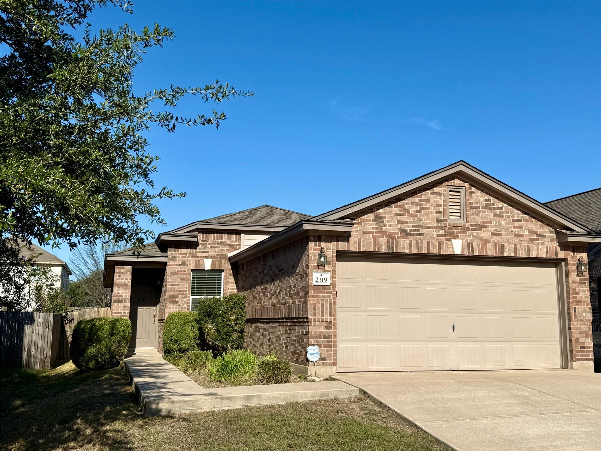 2319 McCombs St Property Photo 1