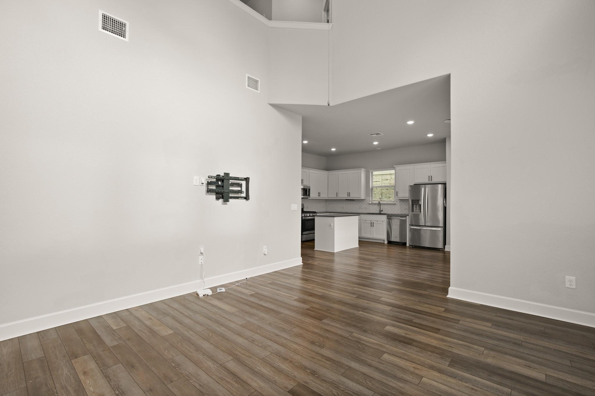 12809 Stanford Dr Property Photo 7