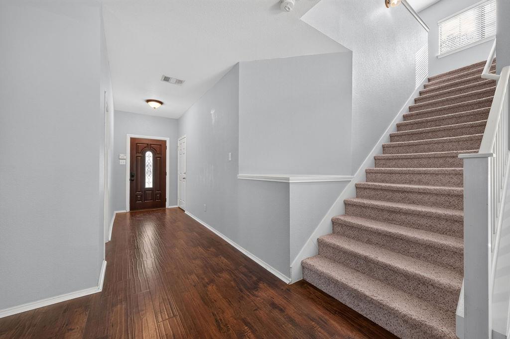 2200 Ezra Ct Property Photo 6