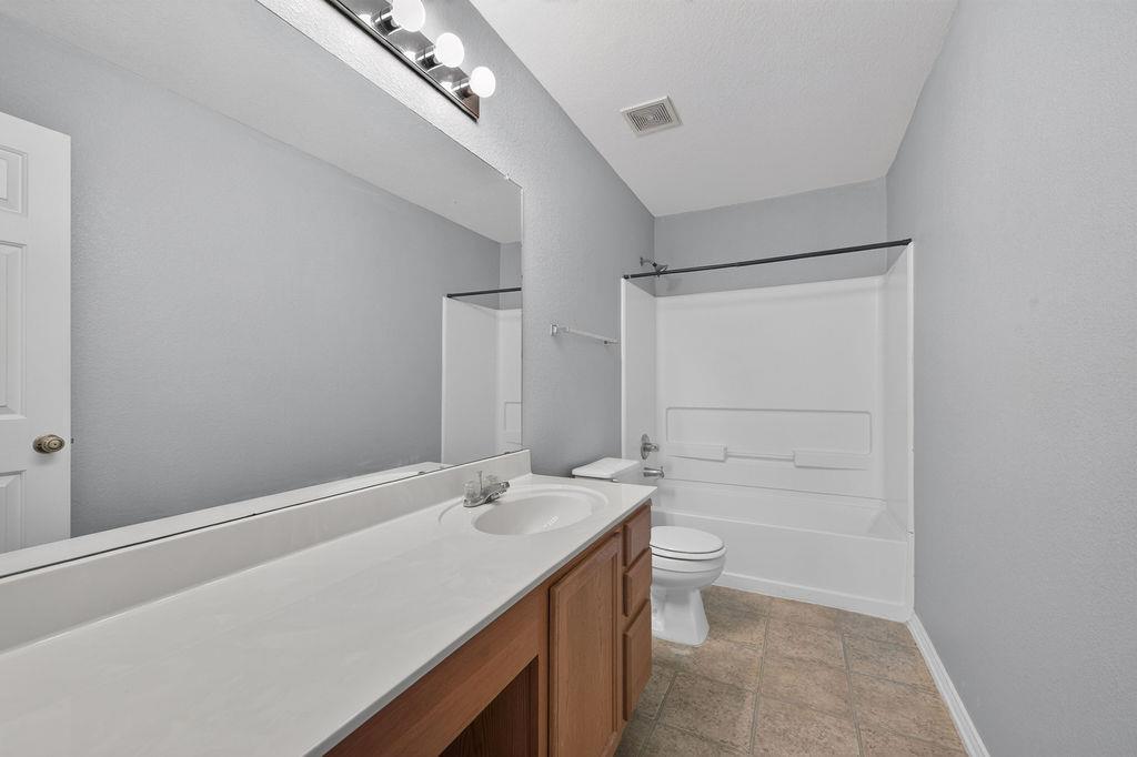 2200 Ezra Ct Property Photo 26