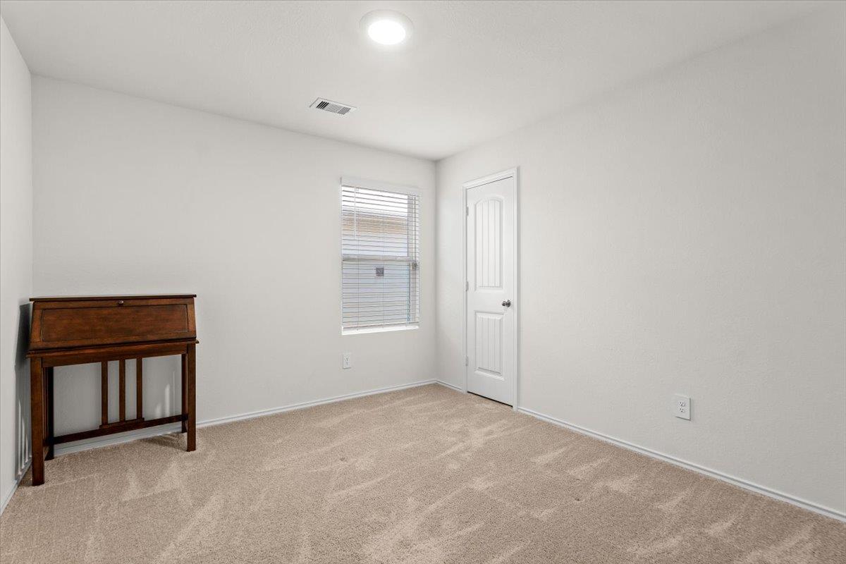 114 Sickle Loop Property Photo 24