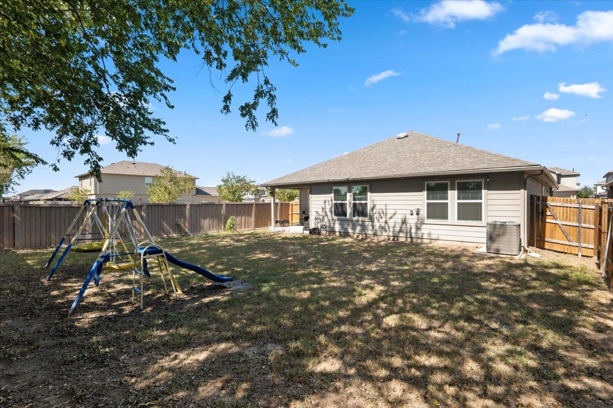 114 Sickle Loop Property Photo 29