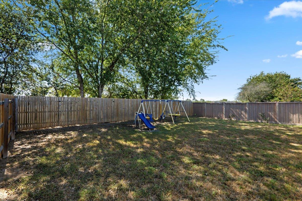 114 Sickle Loop Property Photo 30