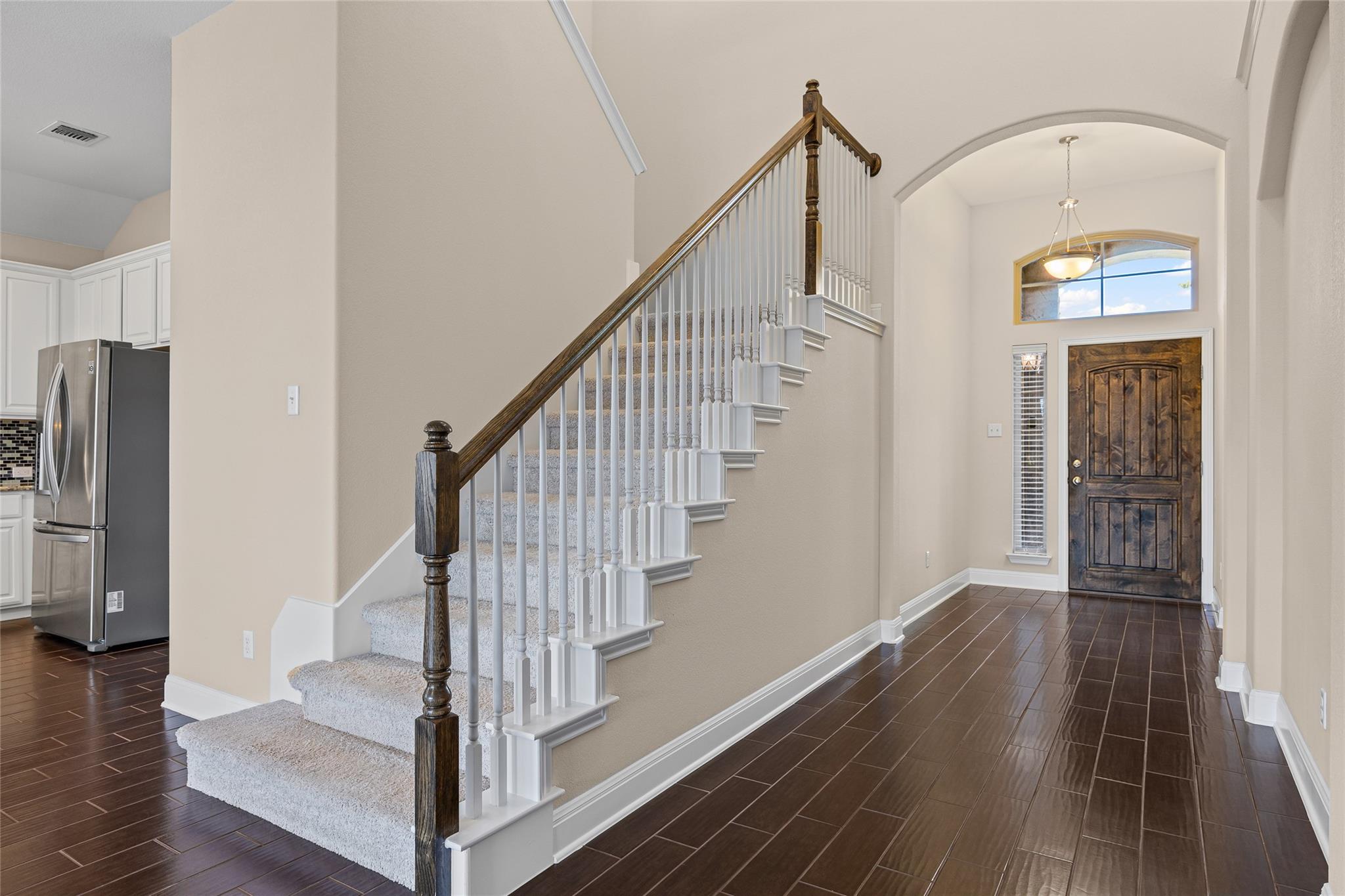 2364370 Property Photo 2