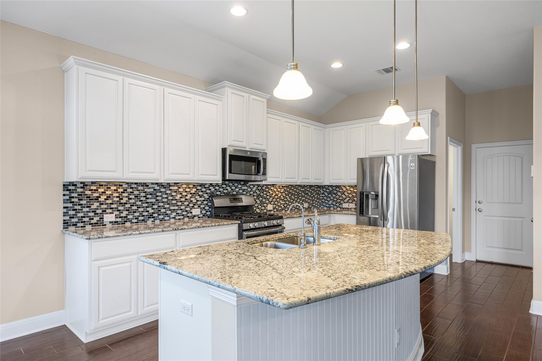 2364370 Property Photo 8