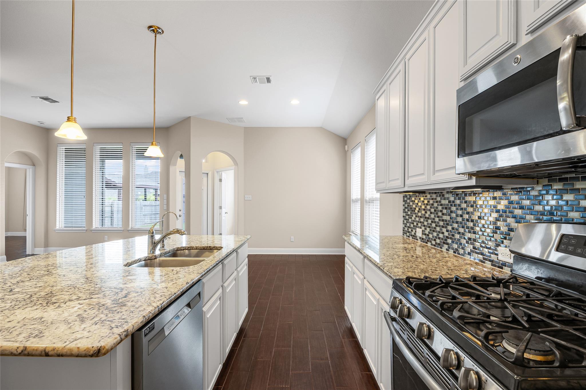 2364370 Property Photo 9