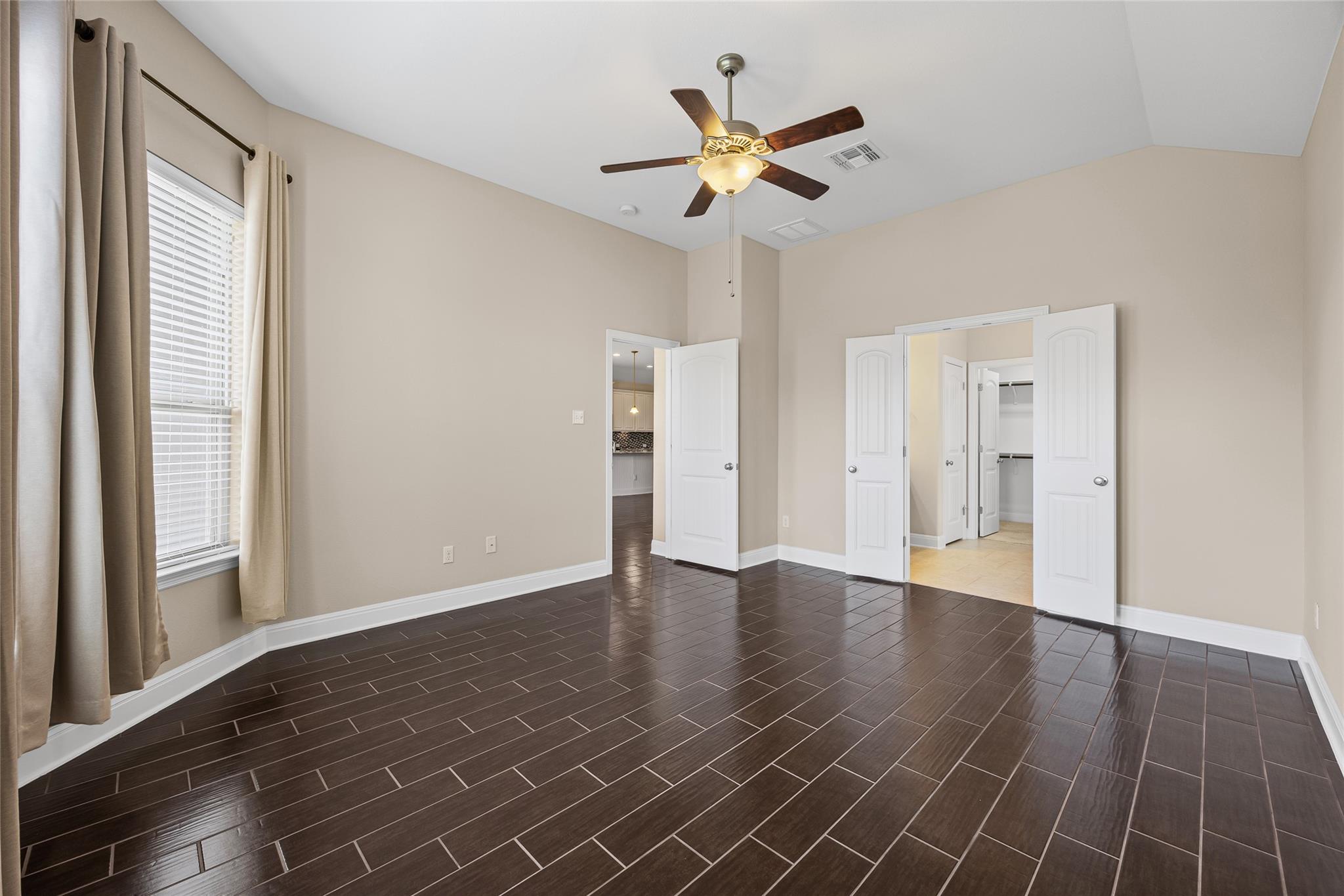 2364370 Property Photo 13