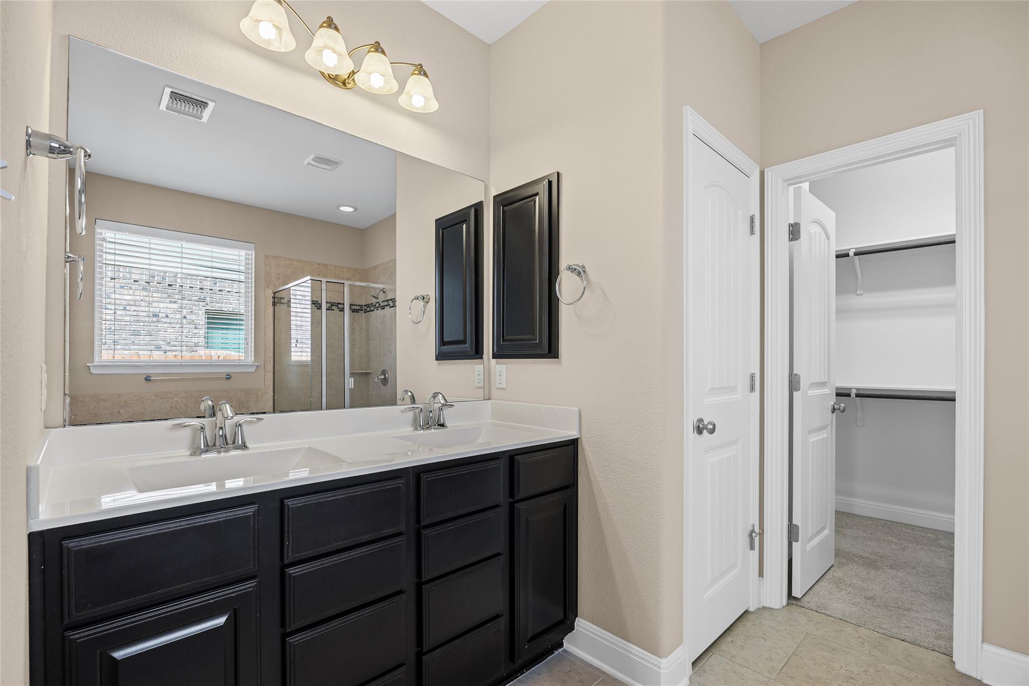 2364370 Property Photo 15