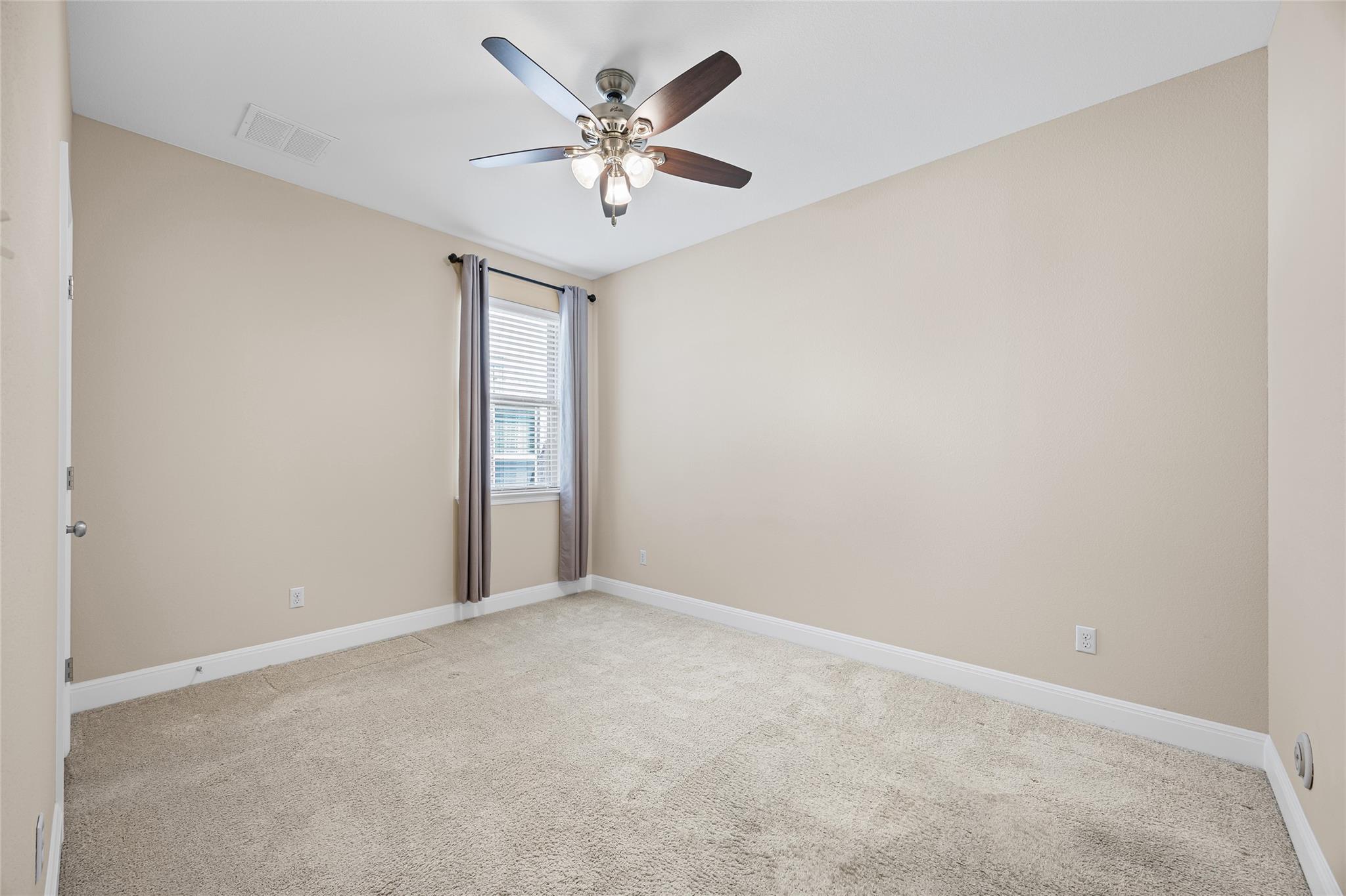 2364370 Property Photo 17