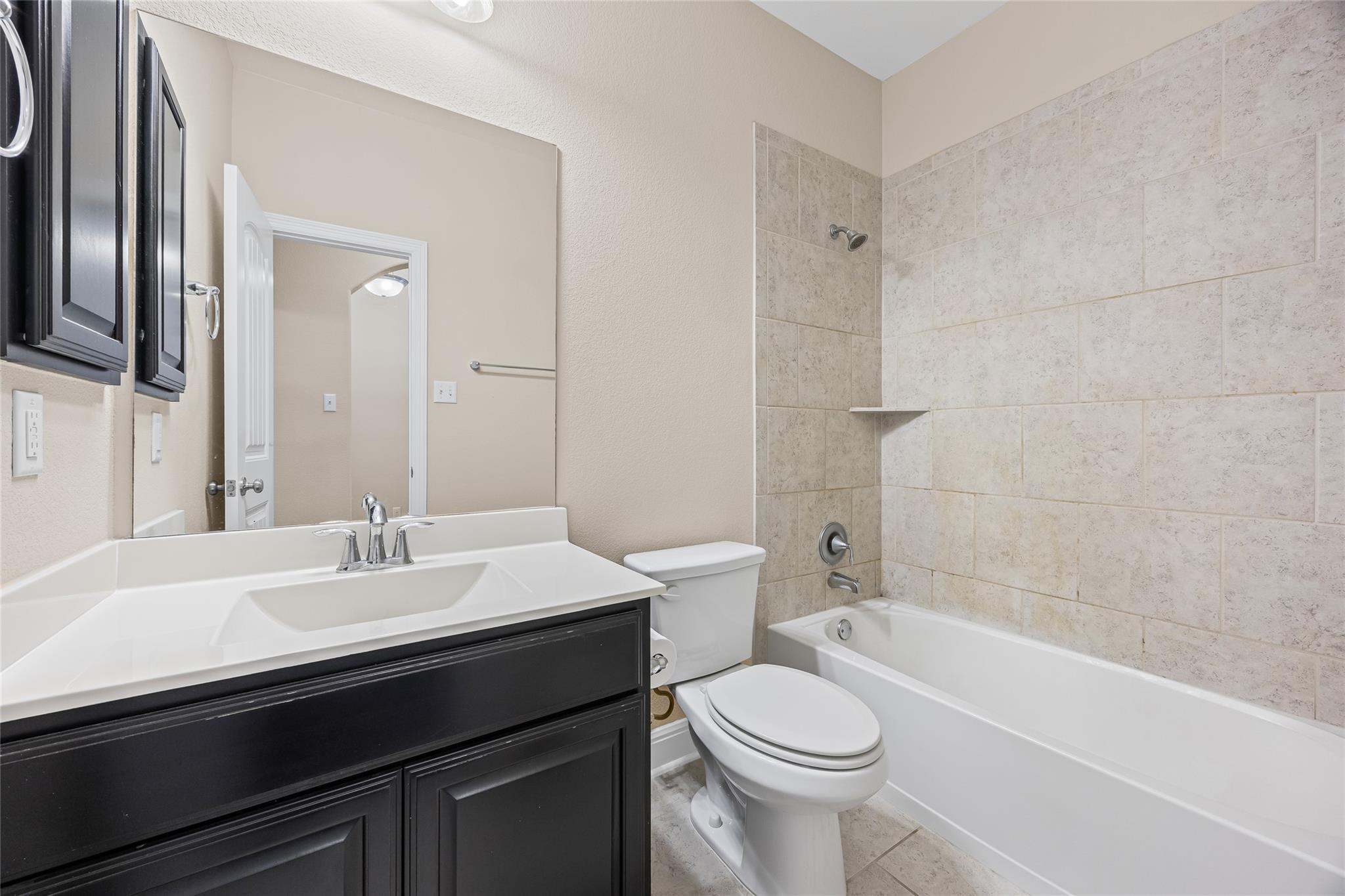 2364370 Property Photo 18