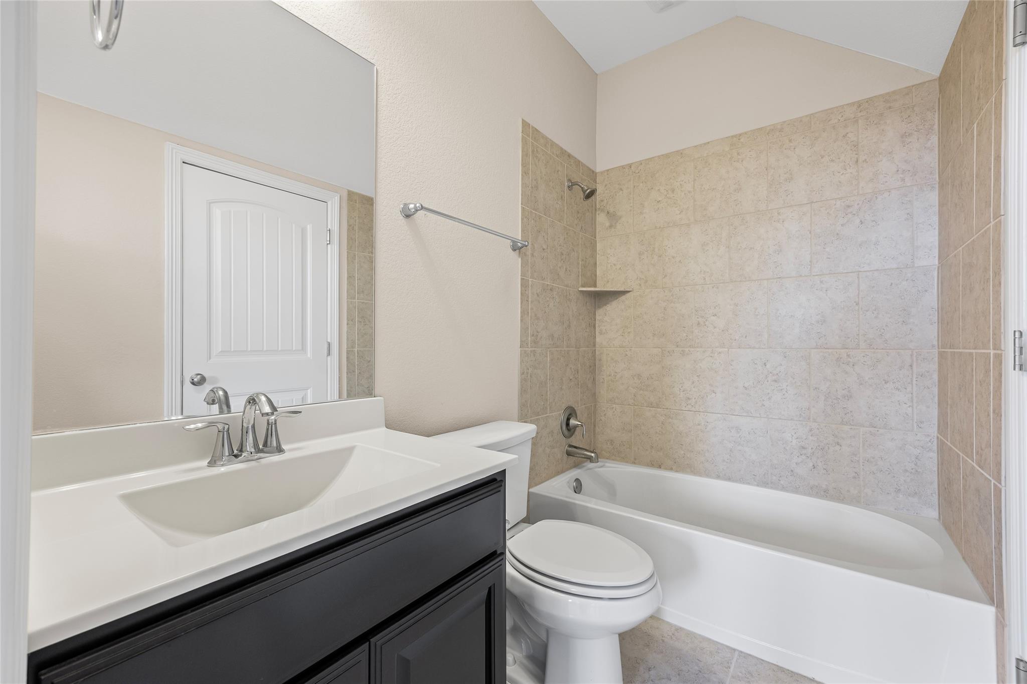 2364370 Property Photo 24