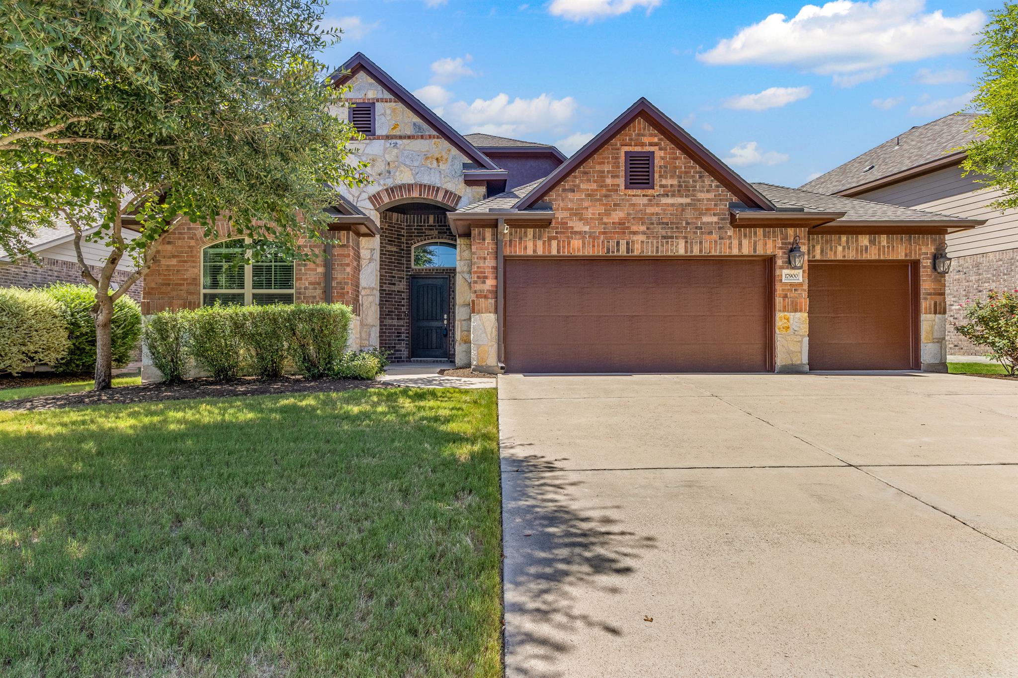 2364370 Property Photo 35