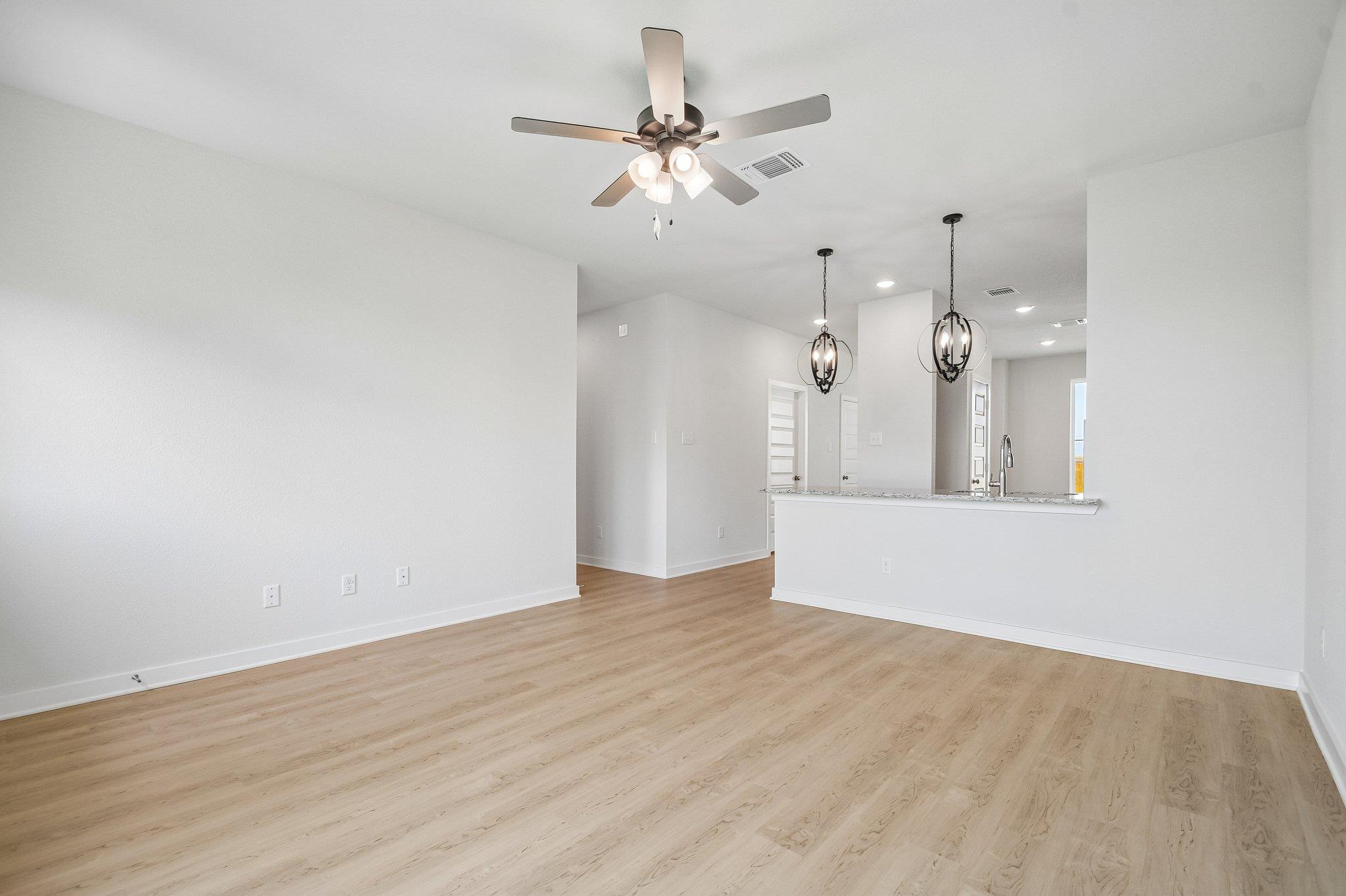 308 Boatright Blvd Property Photo 7