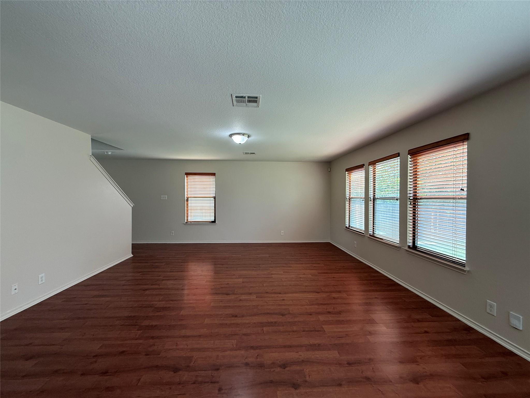 640 New Country Rd Property Photo 5