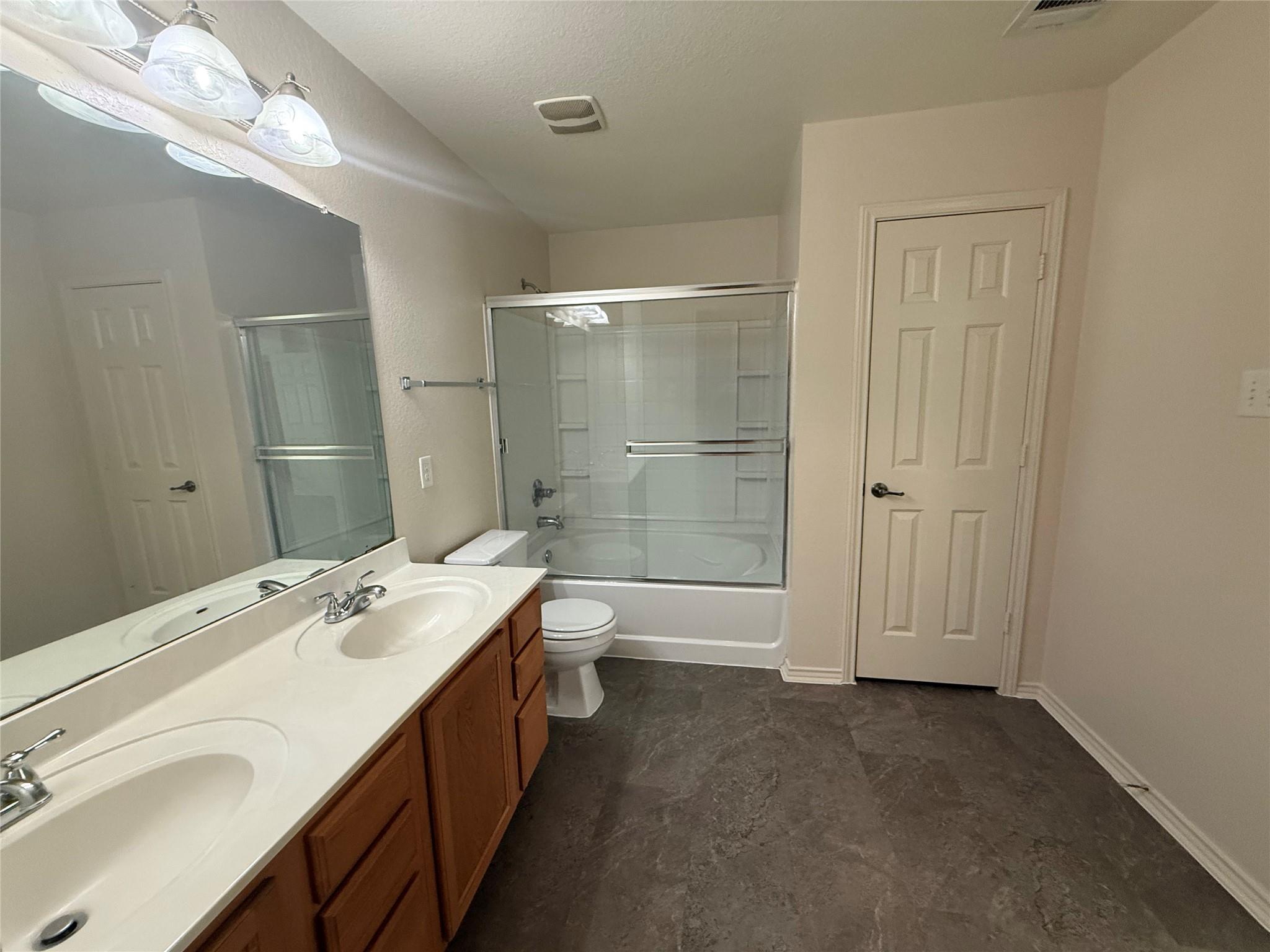 640 New Country Rd Property Photo 10