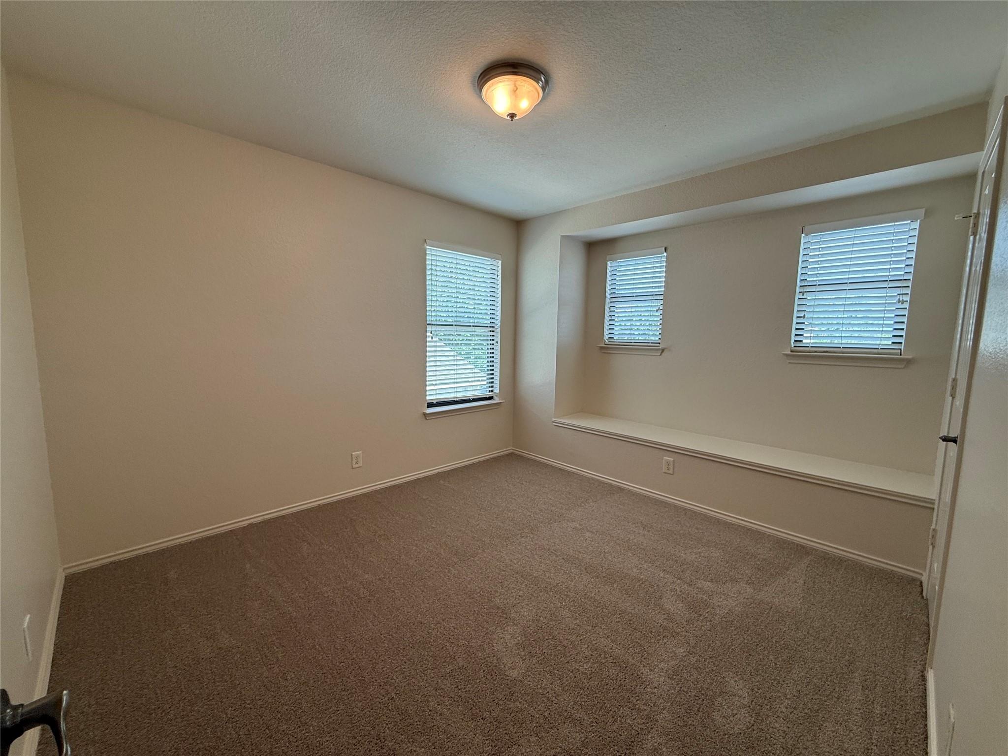 640 New Country Rd Property Photo 12