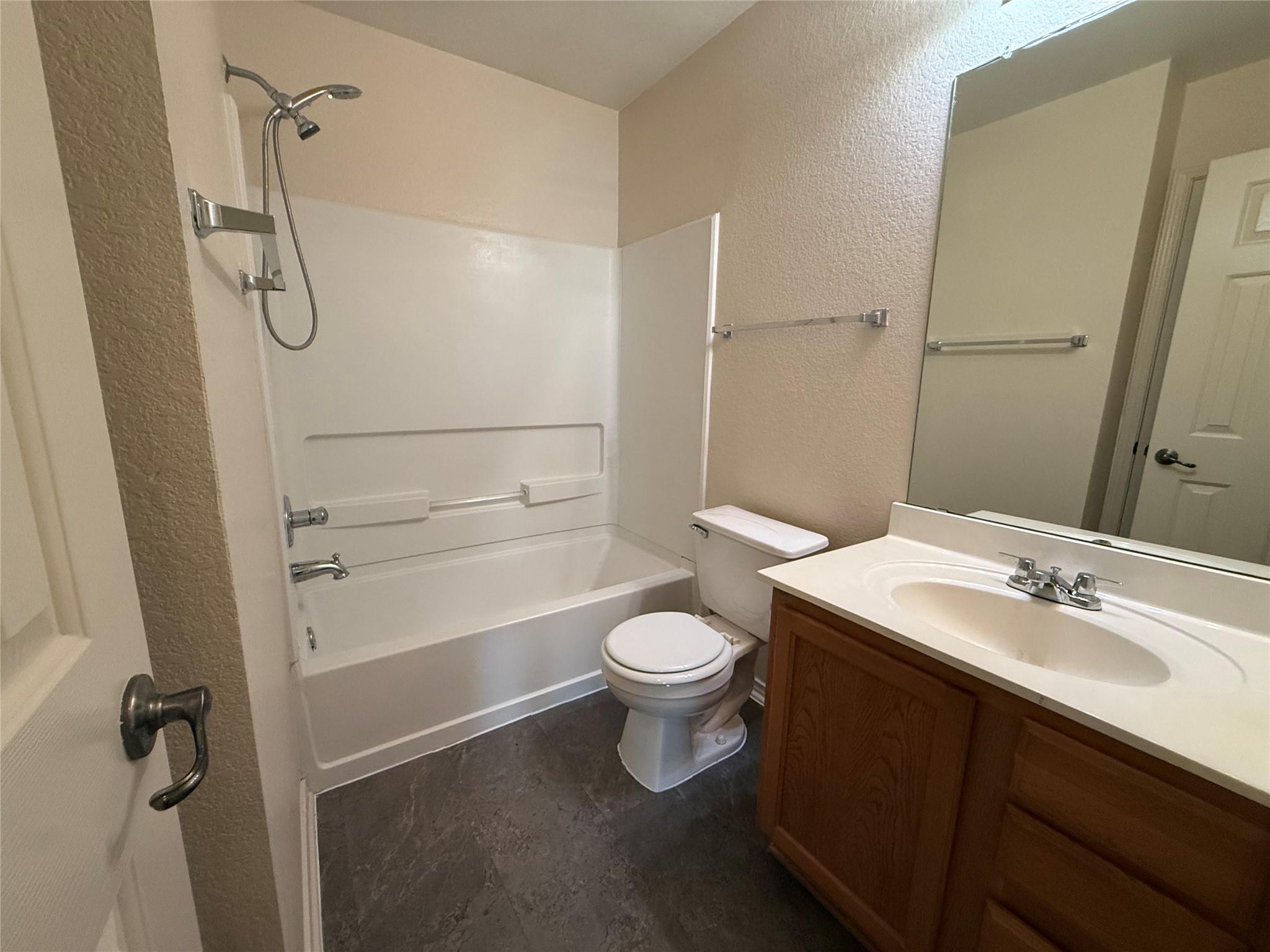 640 New Country Rd Property Photo 13