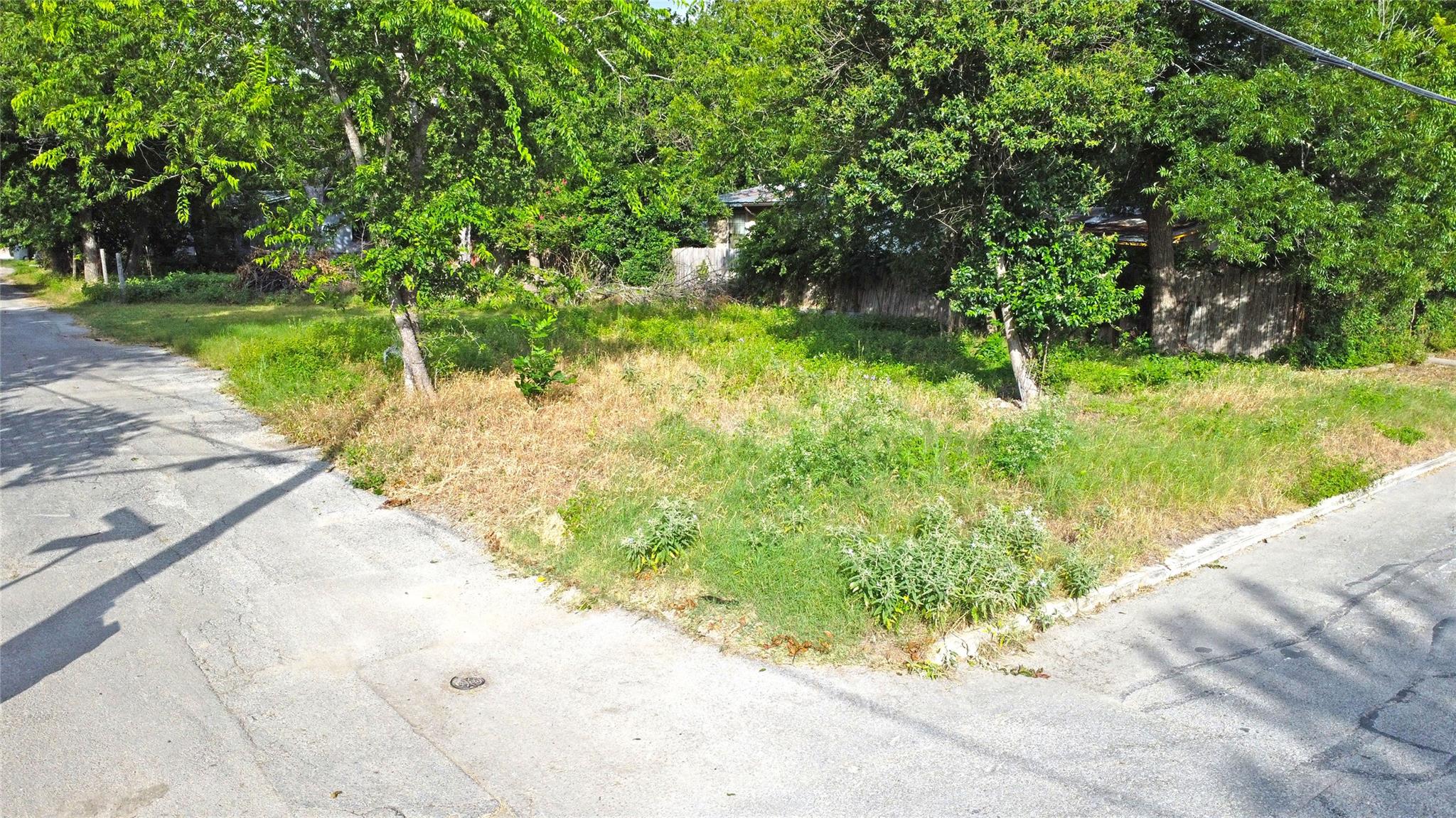 740 Comal Ave Ave Property Photo 5