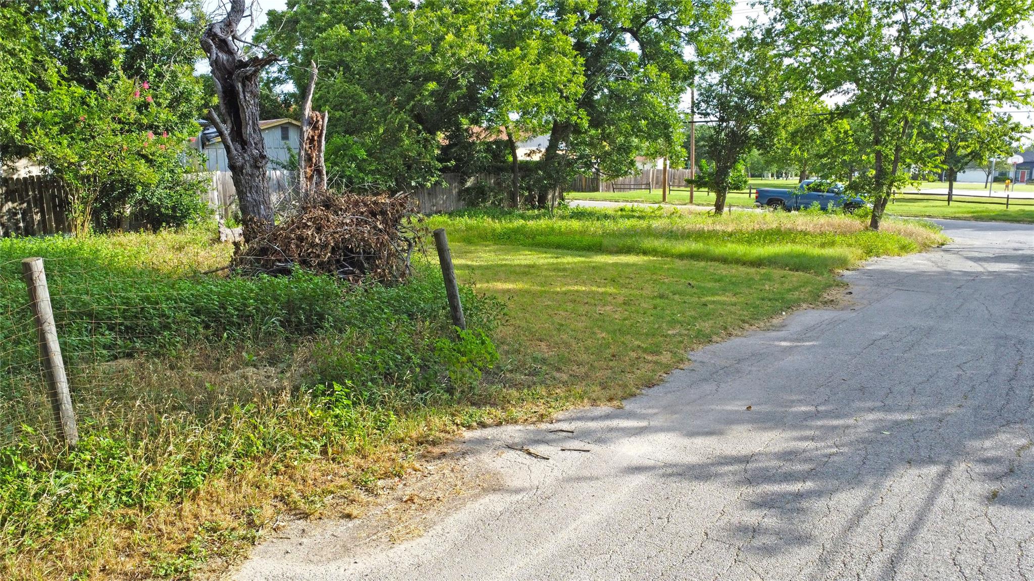 740 Comal Ave Ave Property Photo 7