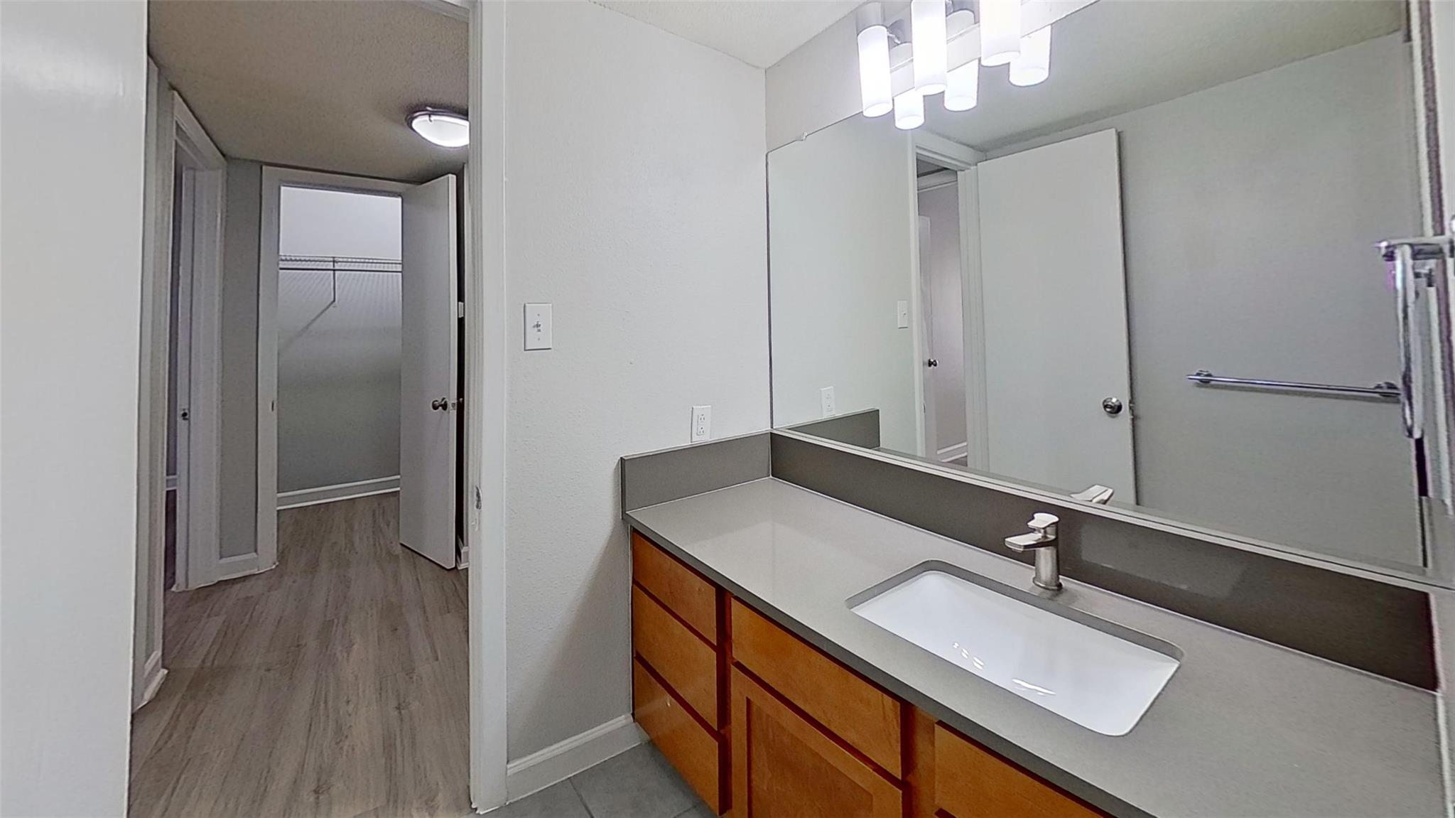 2520 Longview St #405 Property Photo 3