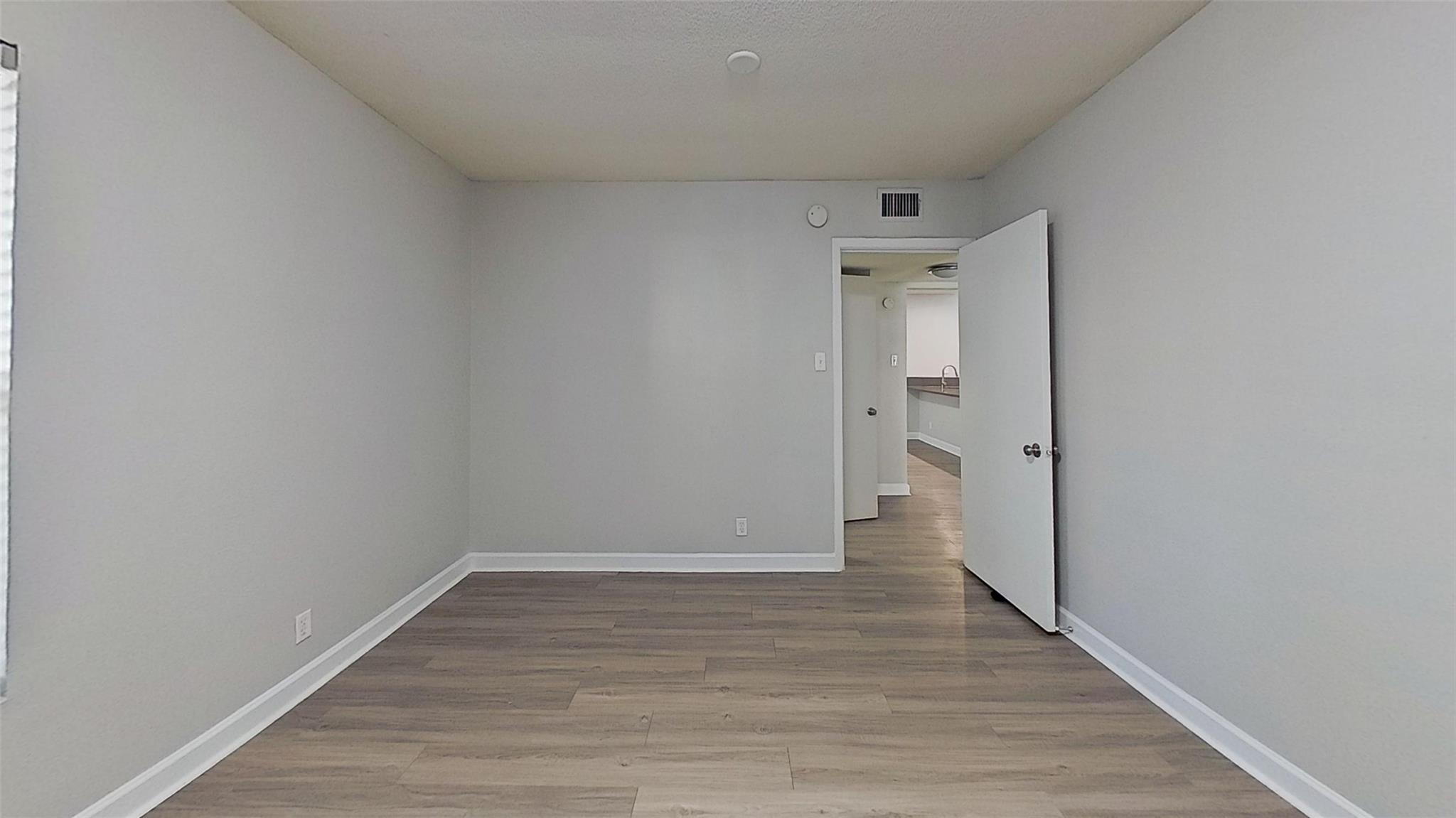 2520 Longview St #405 Property Photo 7