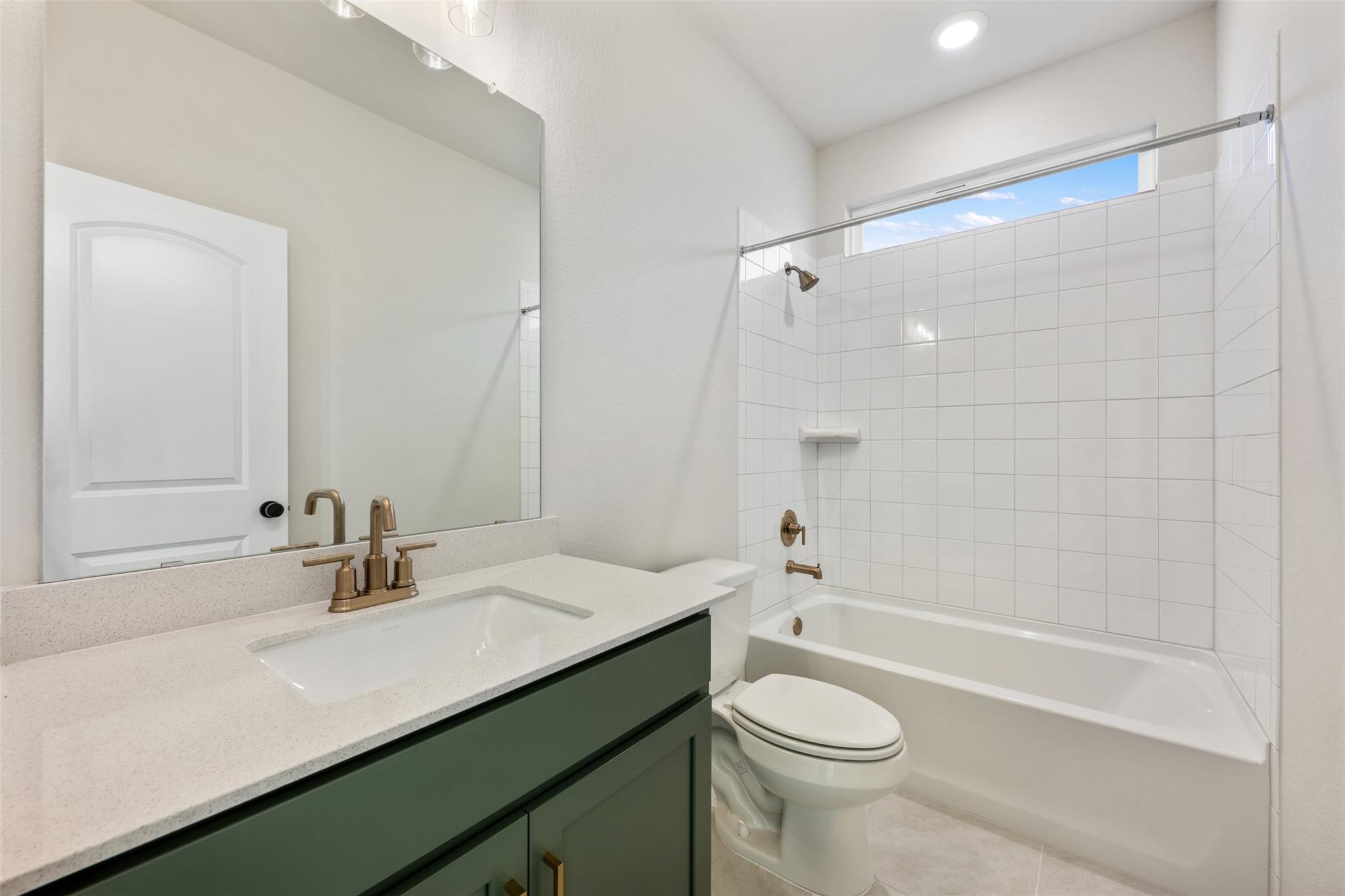 533 Redding Way Property Photo 7