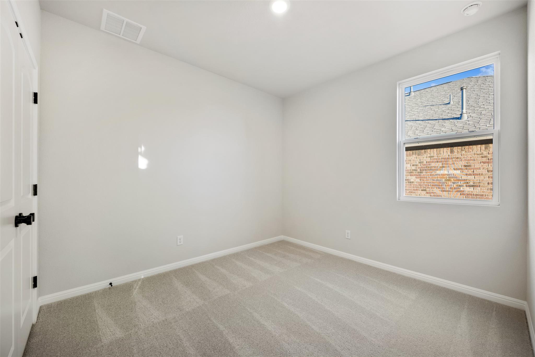 533 Redding Way Property Photo 8