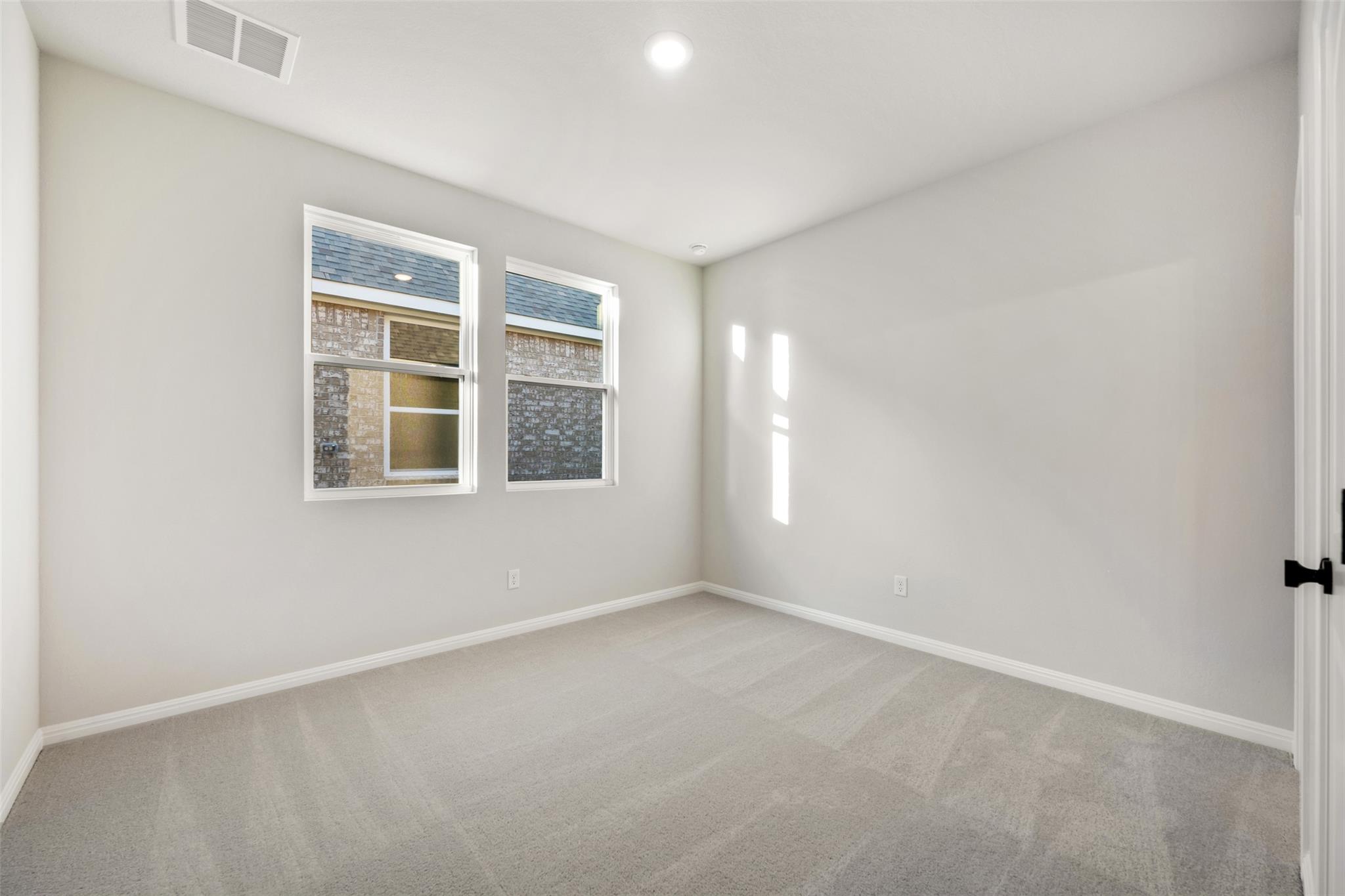 533 Redding Way Property Photo 10