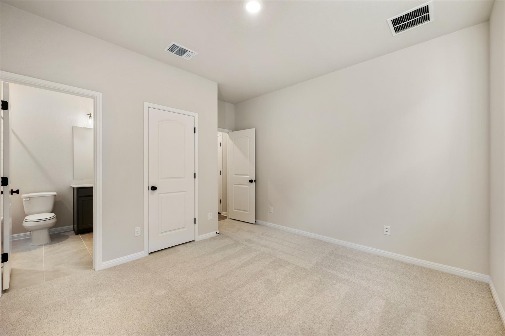 533 Redding Way Property Photo 11