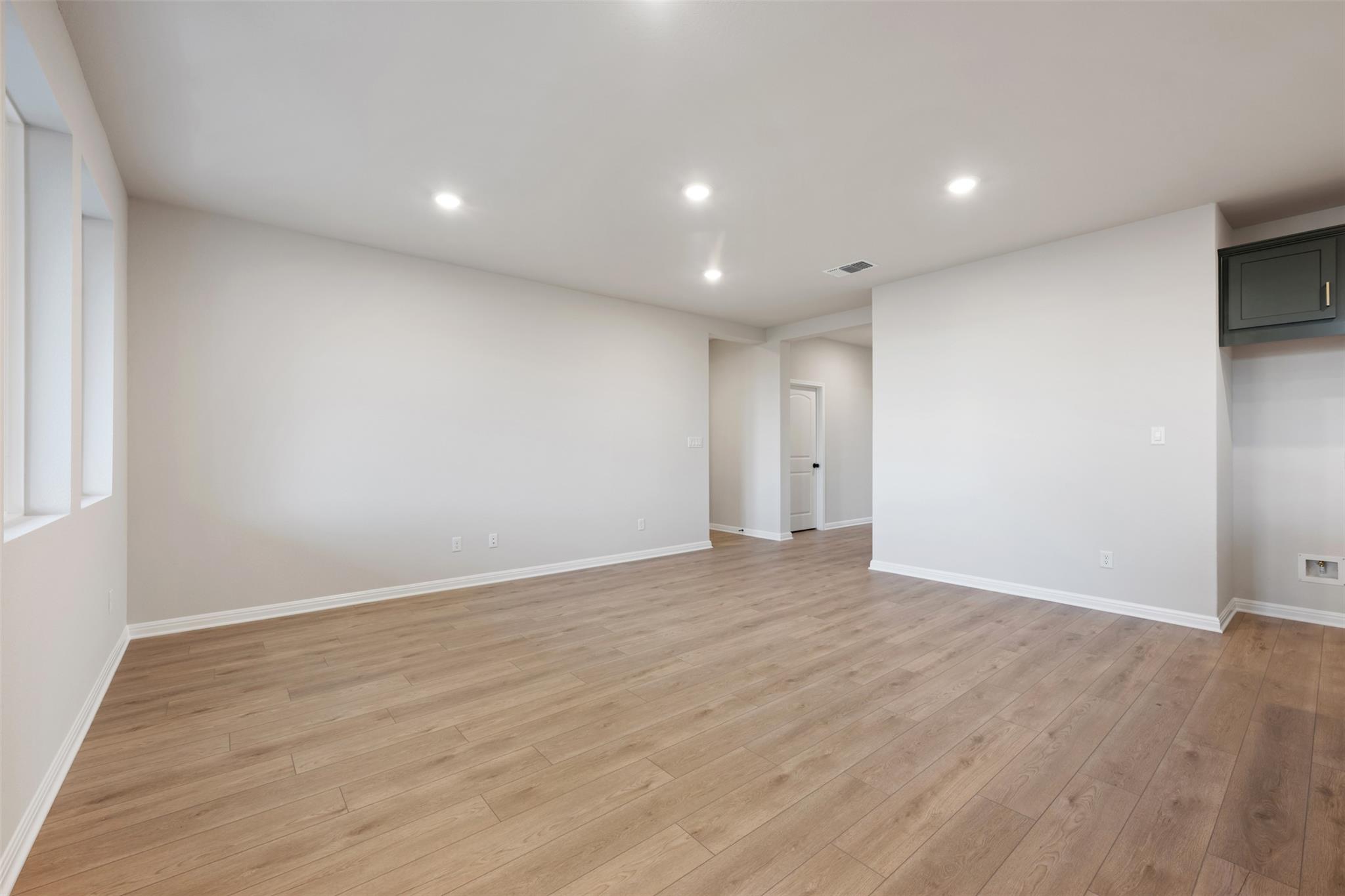 533 Redding Way Property Photo 15