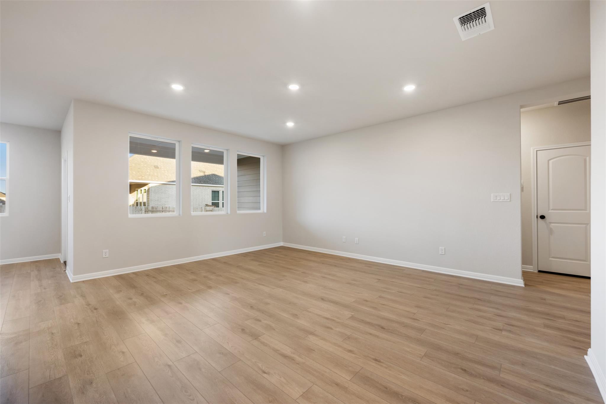 533 Redding Way Property Photo 17