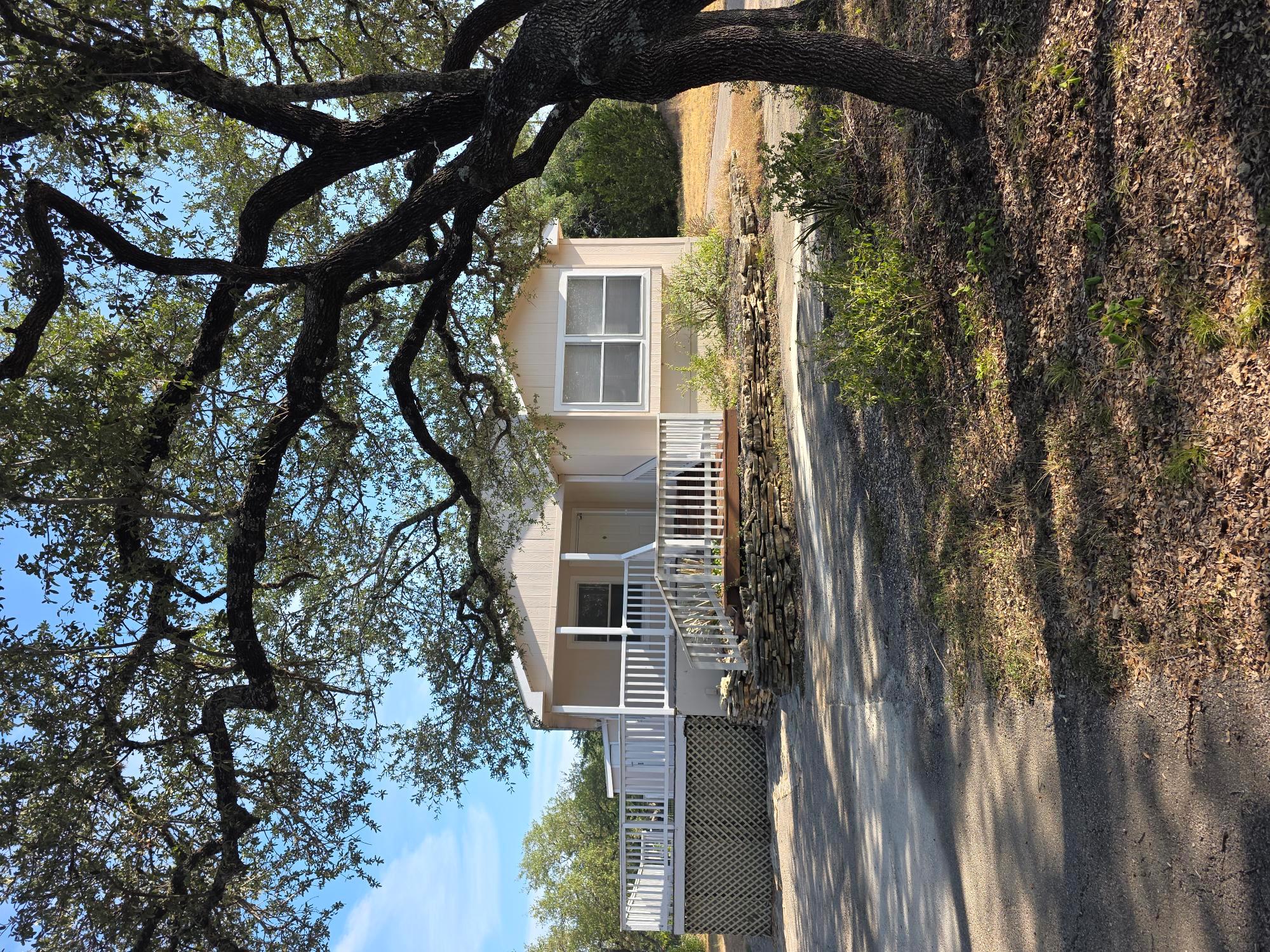 1467 Live Oak Dr Property Photo 1