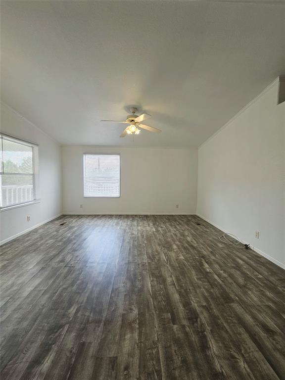 1467 Live Oak Dr Property Photo 2
