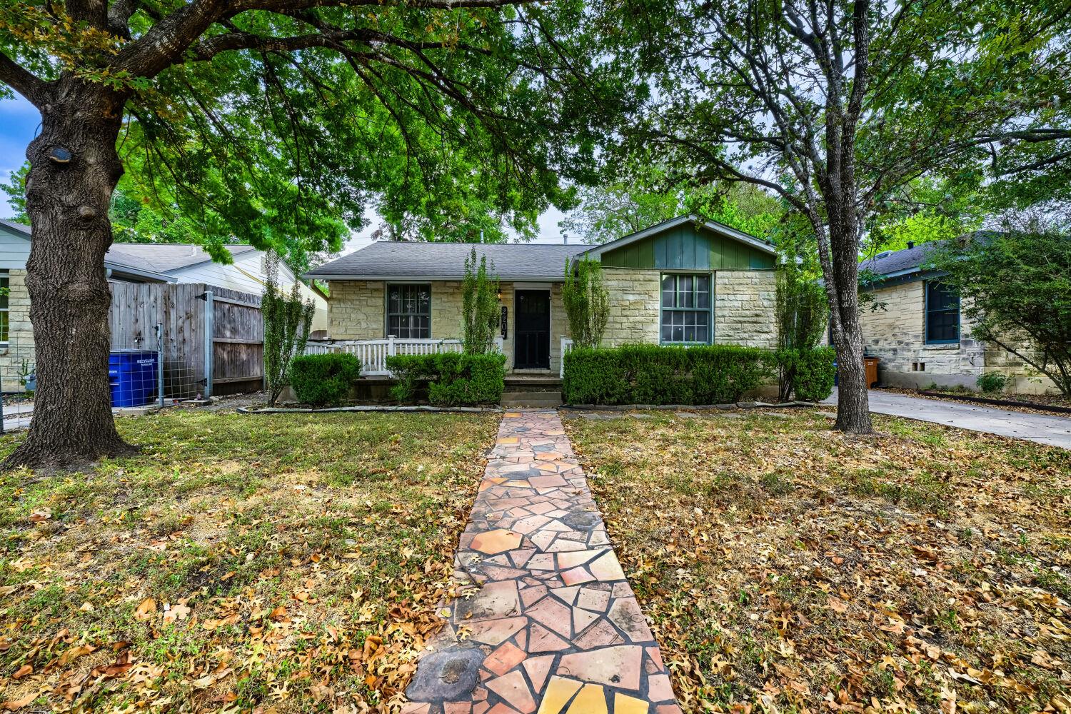 2207 Euclid Ave Property Photo 1