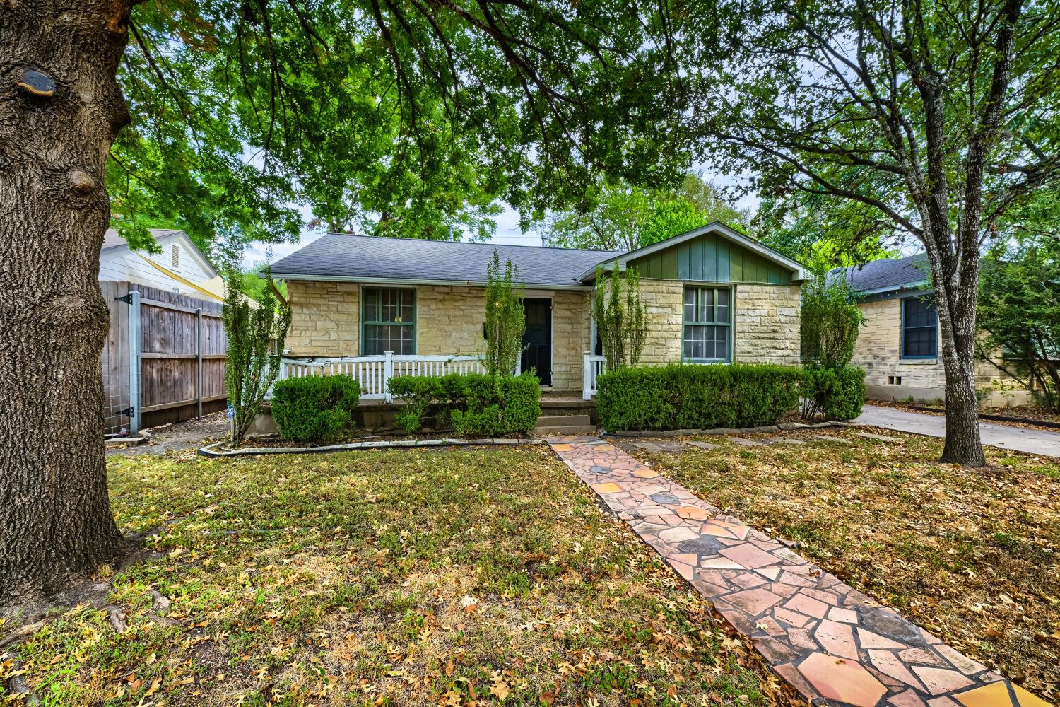 2207 Euclid Ave Property Photo 2