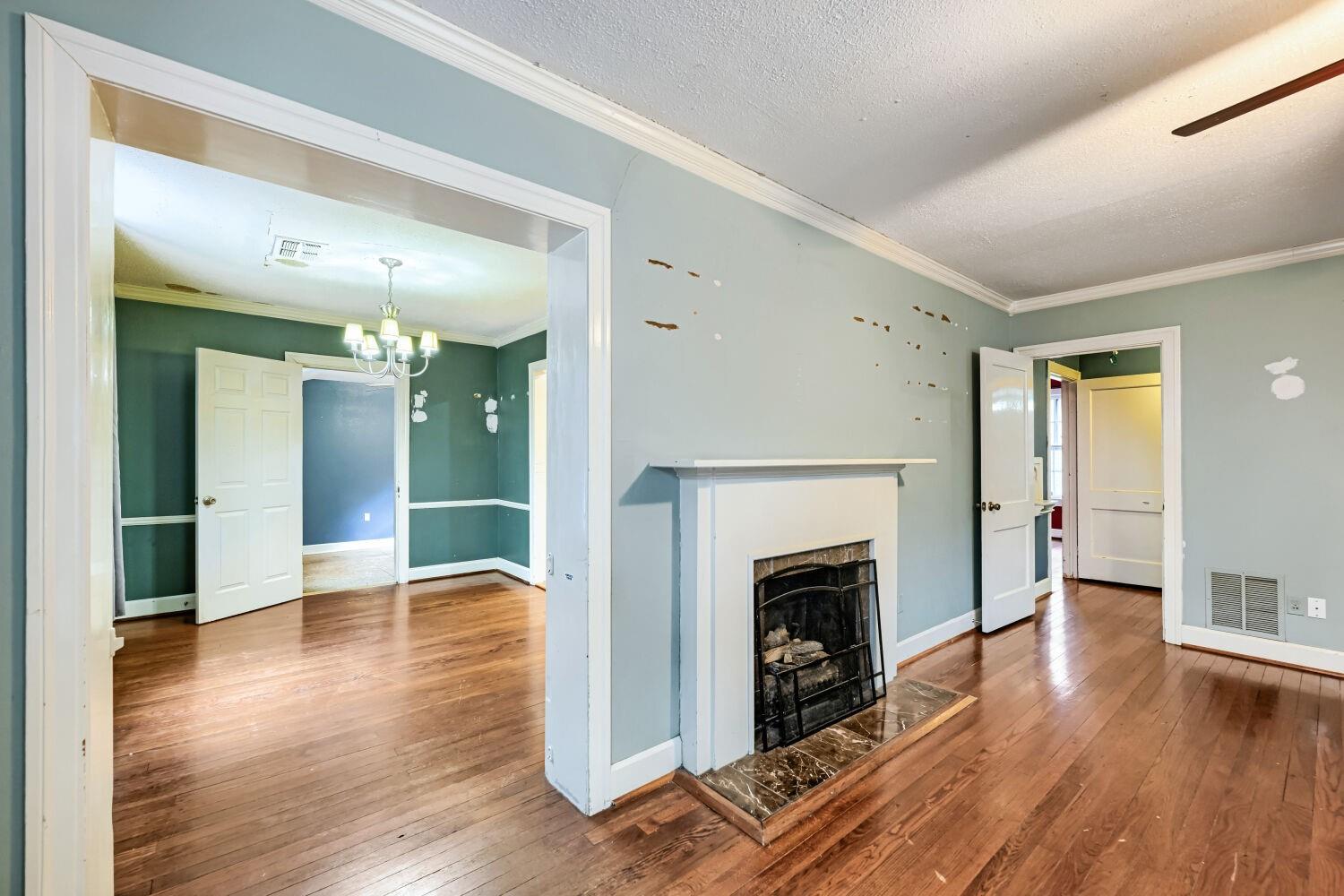 2207 Euclid Ave Property Photo 9