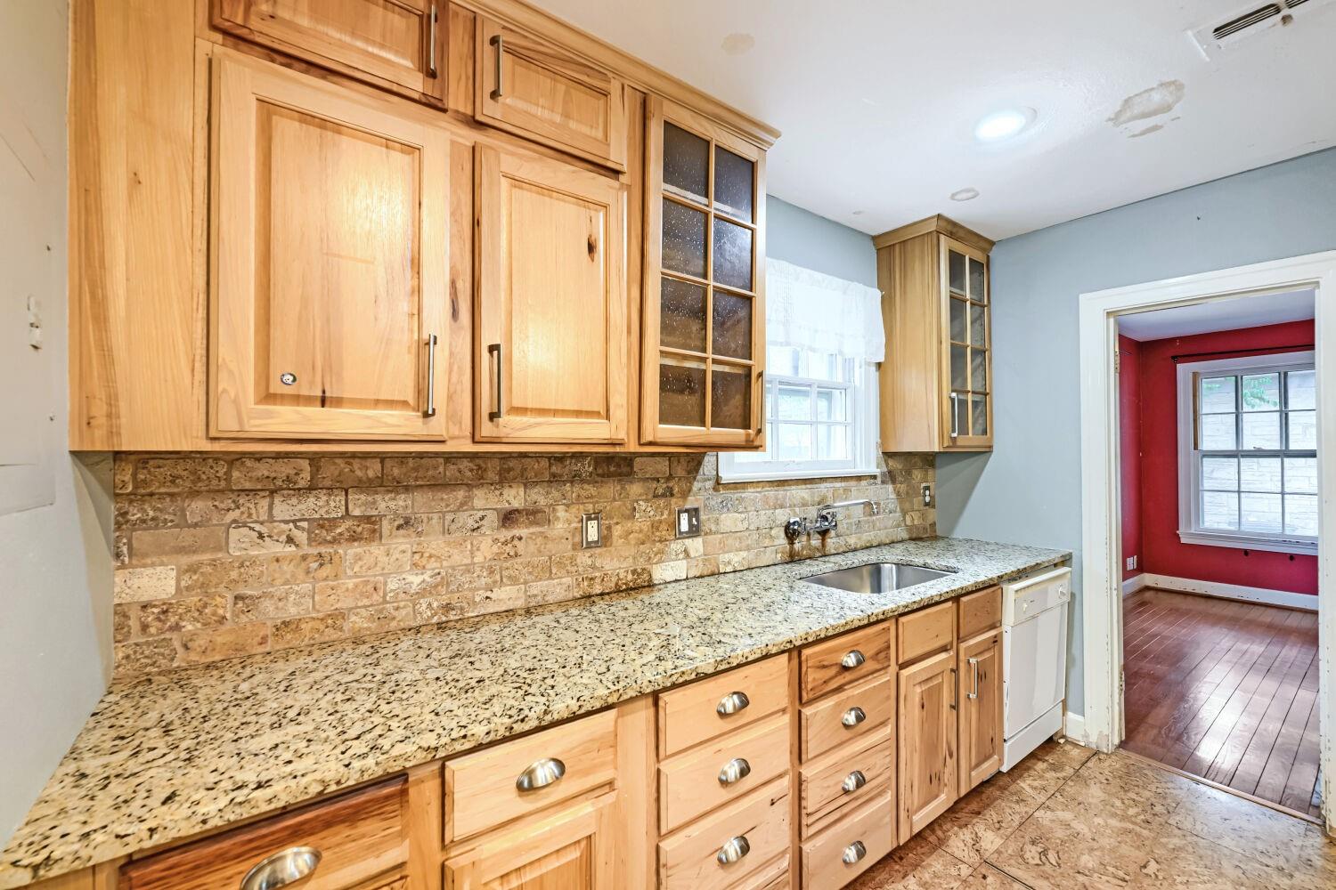 2207 Euclid Ave Property Photo 17