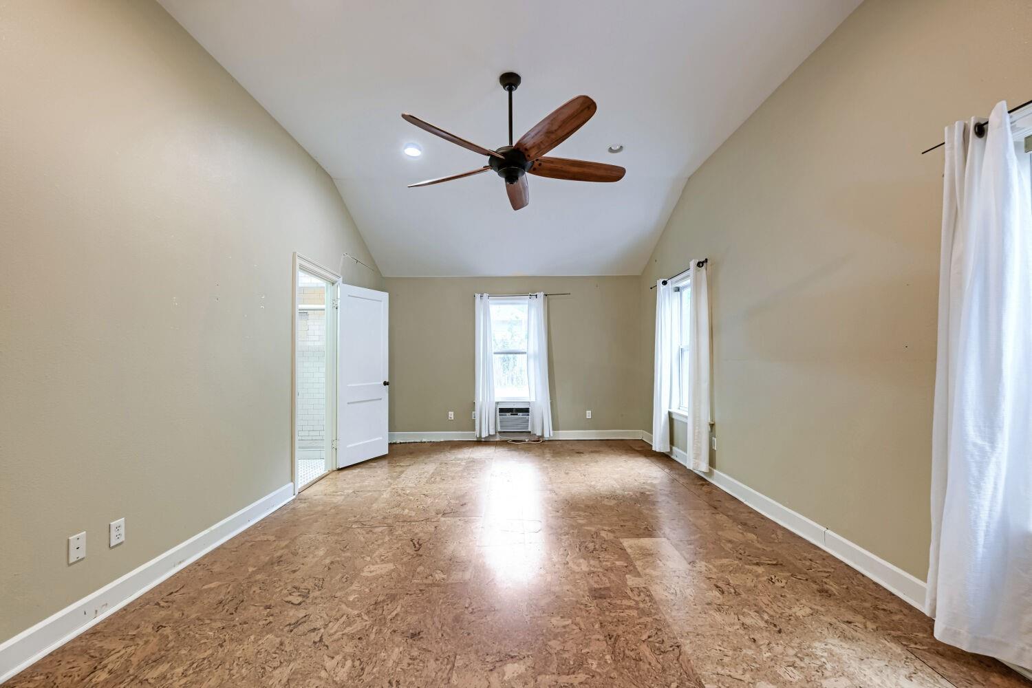 2207 Euclid Ave Property Photo 18