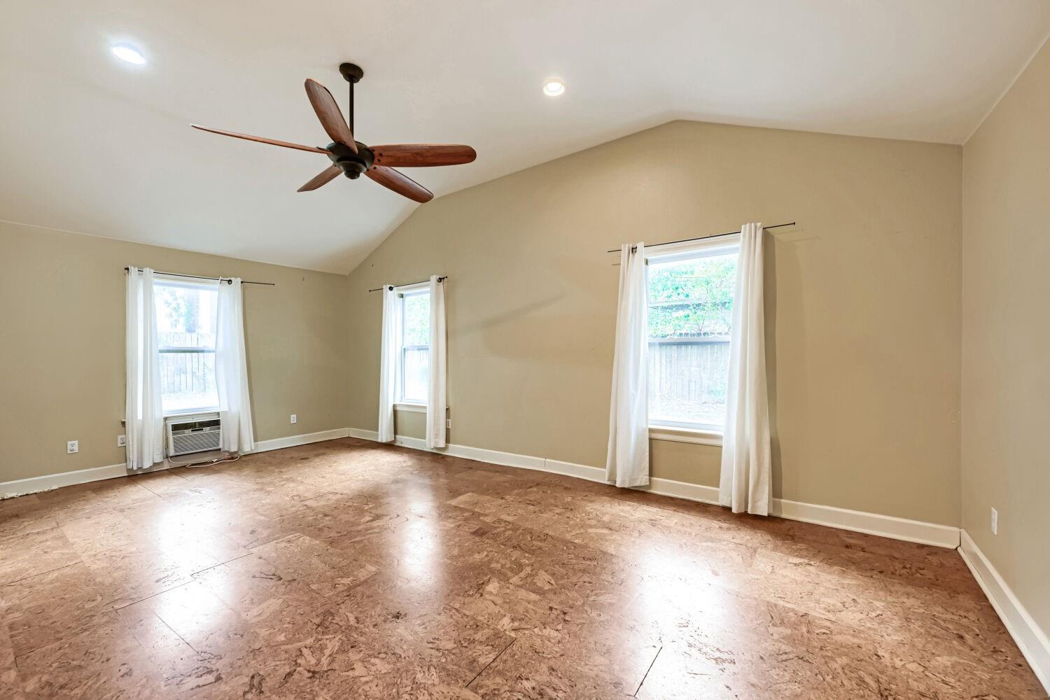 2207 Euclid Ave Property Photo 19