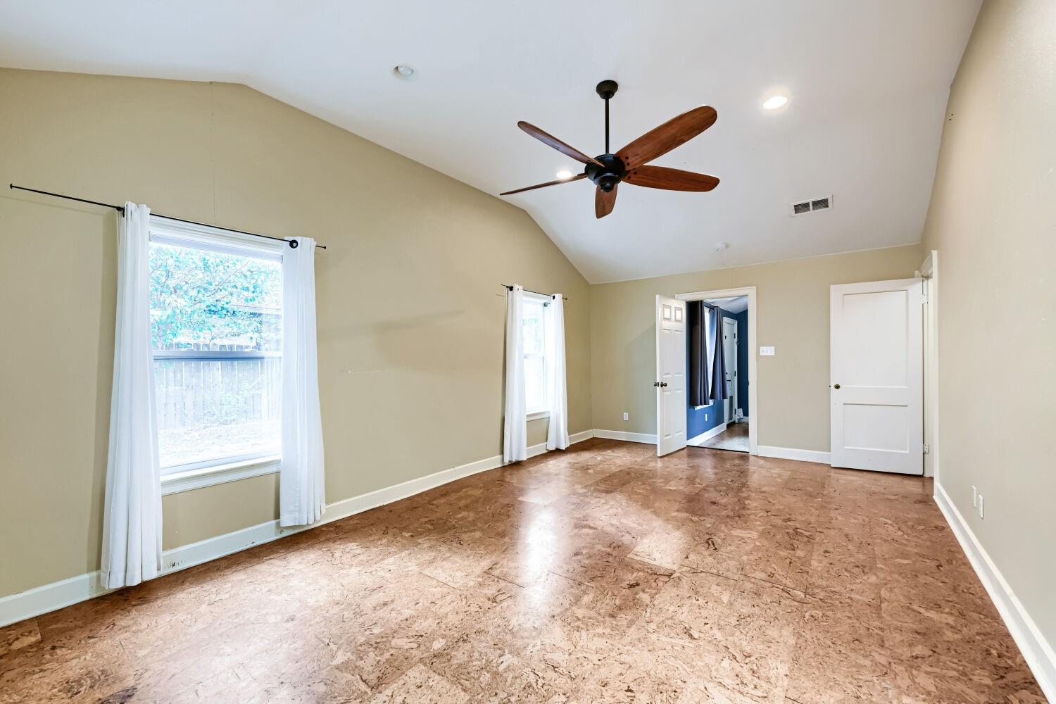 2207 Euclid Ave Property Photo 23