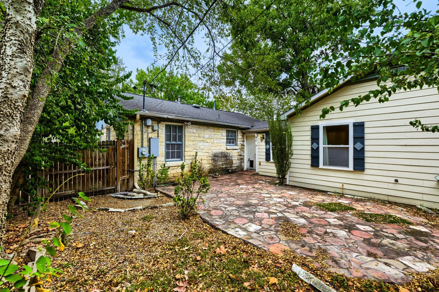 2207 Euclid Ave Property Photo 38